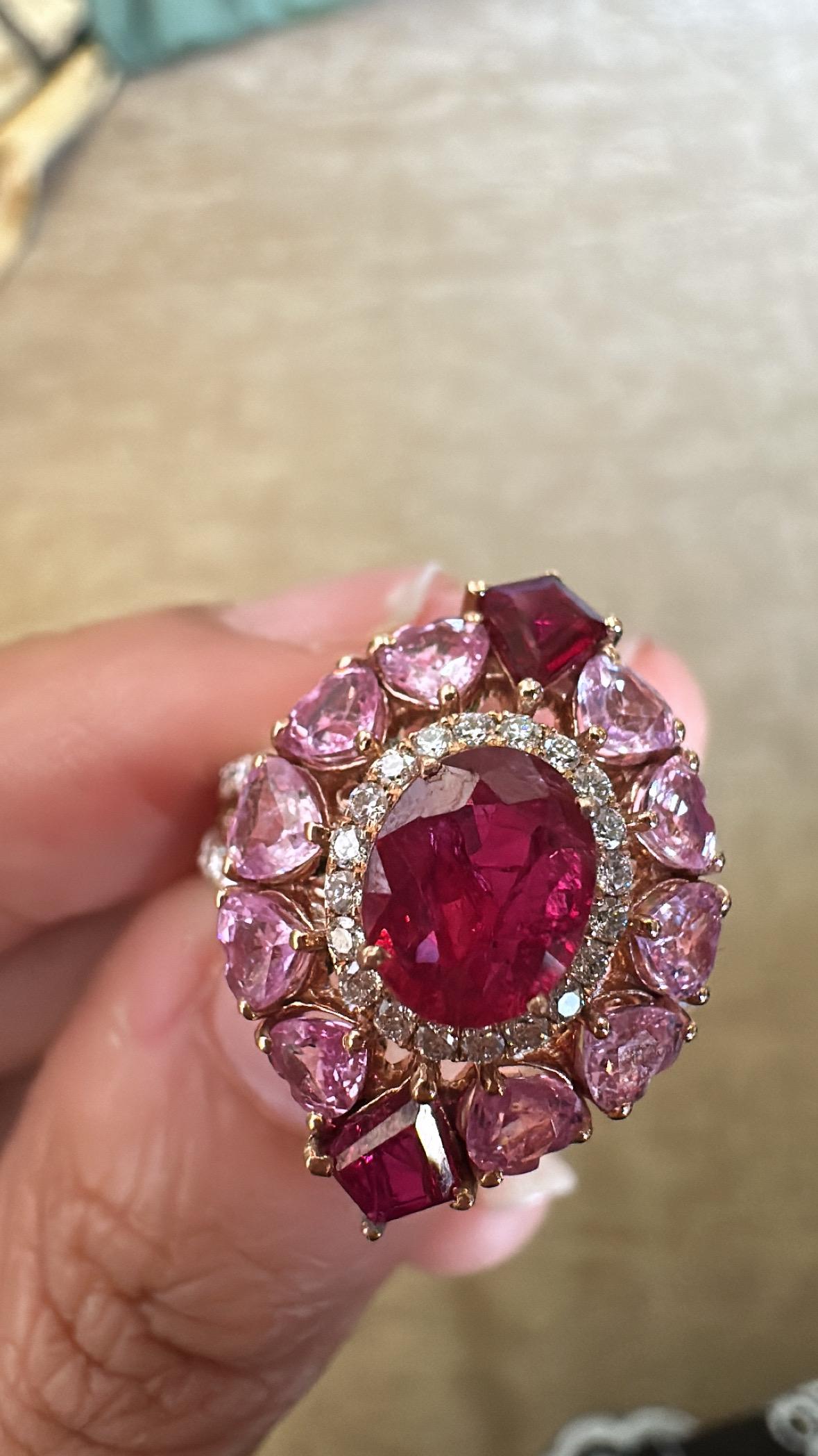 Set in 18K Gold, natural Mozambique Ruby, Pink Sapphire & Diamonds Cocktail Ring en venta 1
