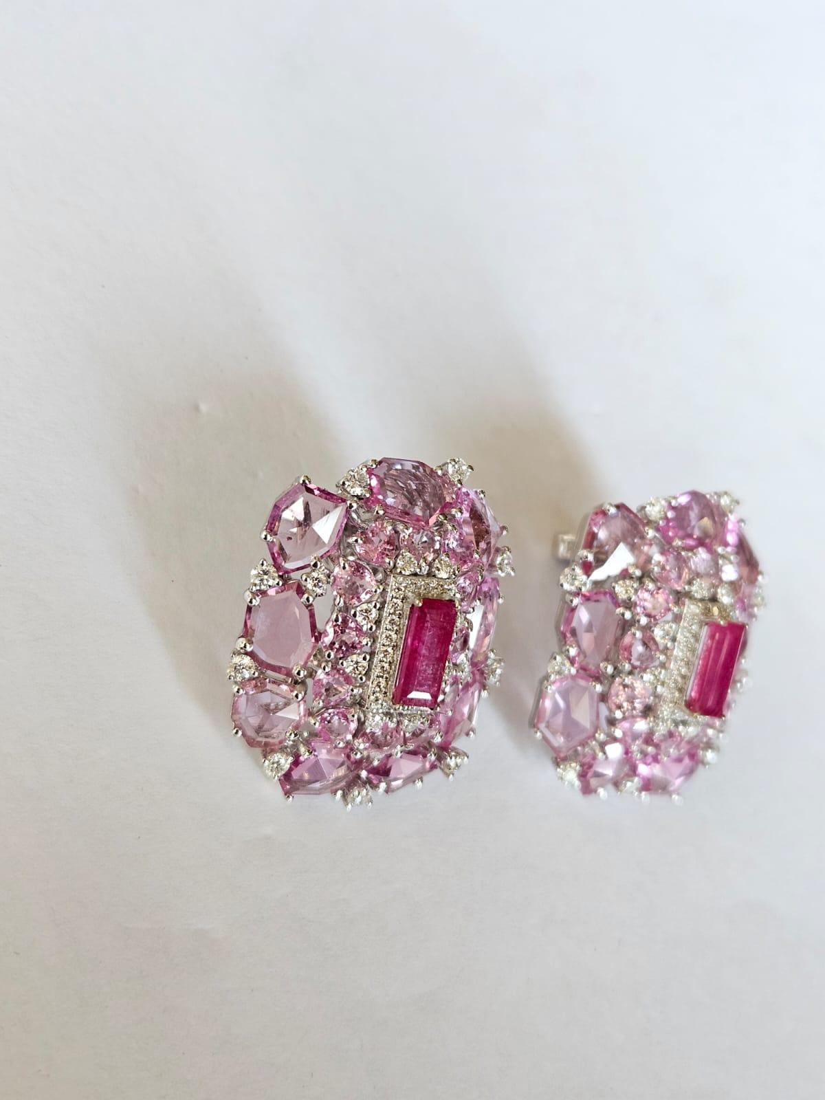 Ohrstecker aus 18 Karat Gold, natürlichem Mosambik-Rubin, rosa Saphiren und Diamanten im Angebot 4