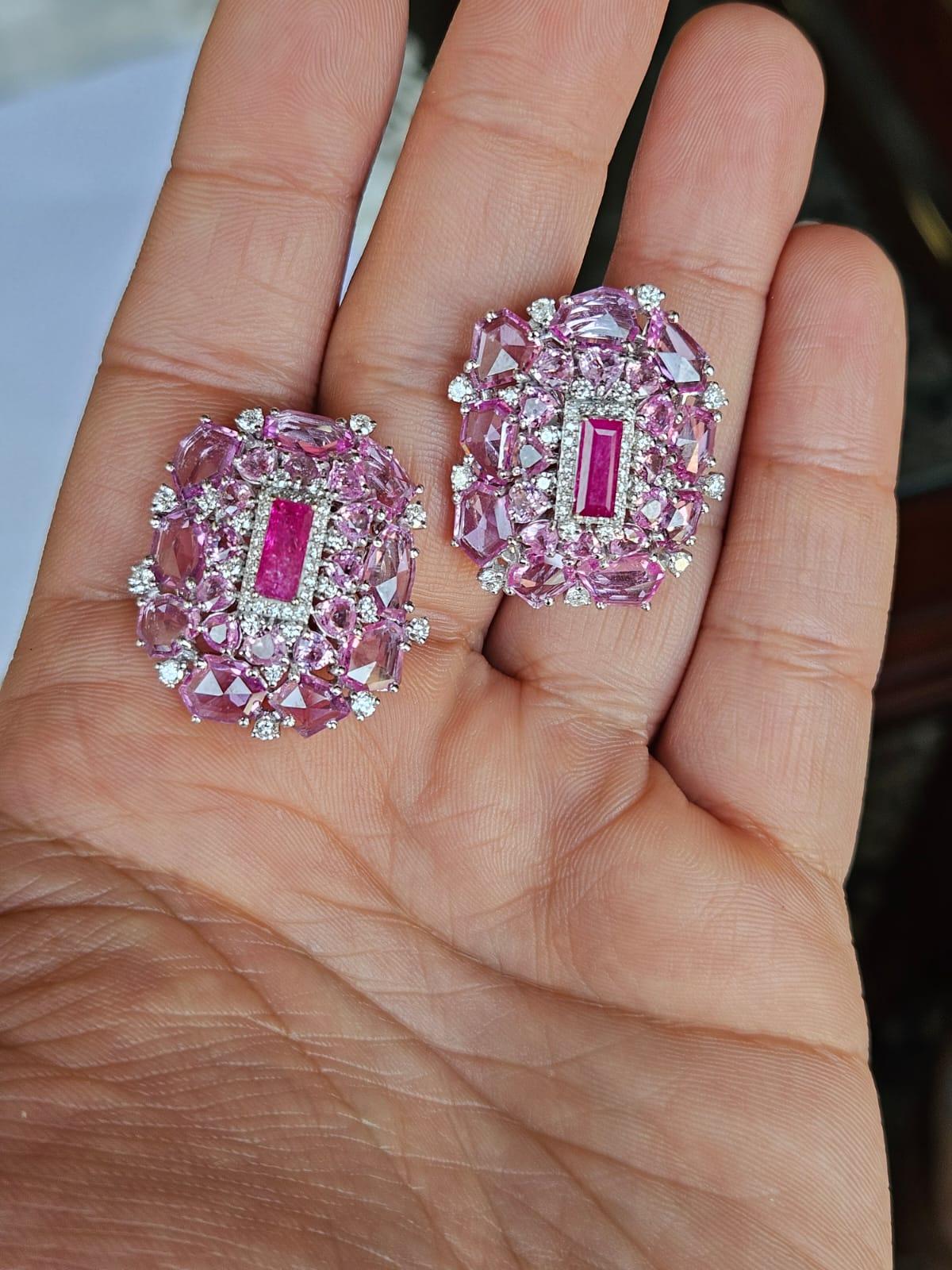 Ohrstecker aus 18 Karat Gold, natürlichem Mosambik-Rubin, rosa Saphiren und Diamanten im Angebot 2