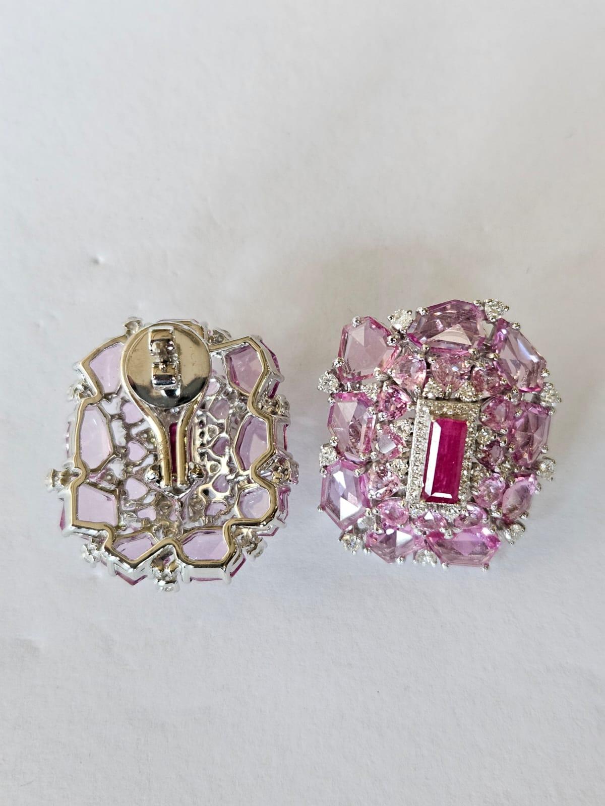 Ohrstecker aus 18 Karat Gold, natürlichem Mosambik-Rubin, rosa Saphiren und Diamanten im Angebot 3