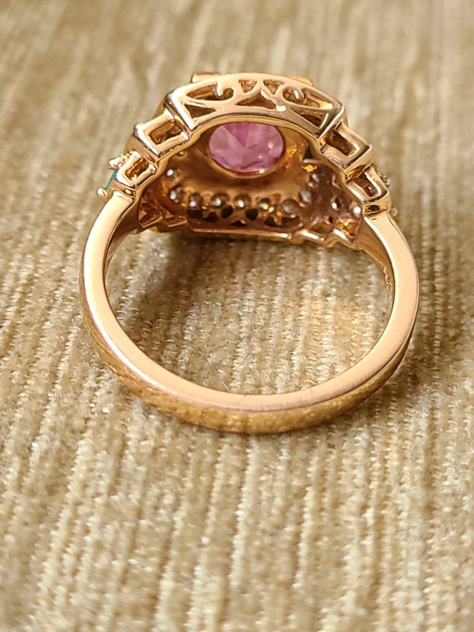 Round Cut Set in 18K Gold, Natural Pink Sapphire, Emerald and Diamonds Cocktail Ring
