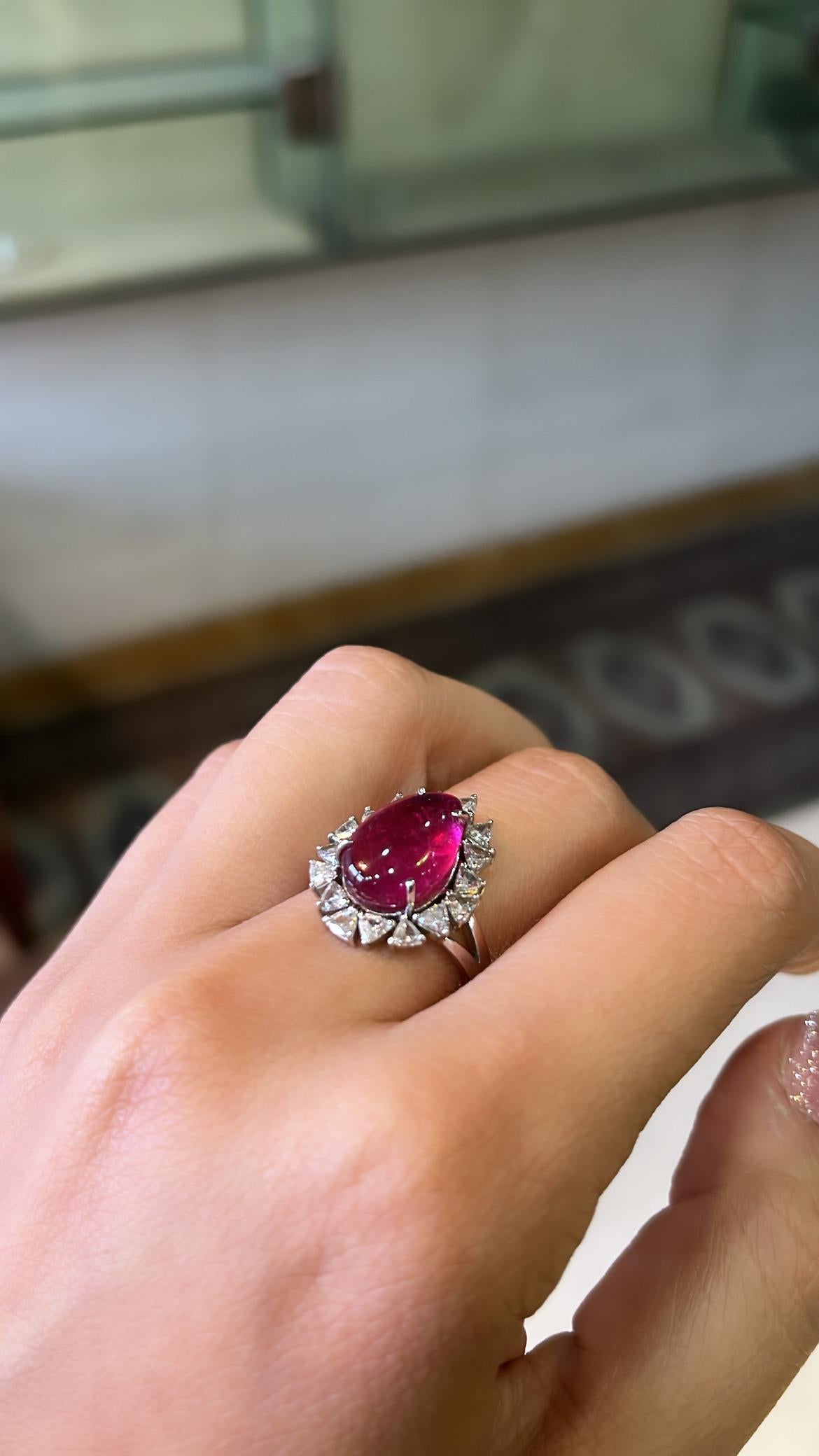 Set in 18K Gold, Natural Tourmaline Cabochon & Diamonds Engagement/Cocktail Ring For Sale 1