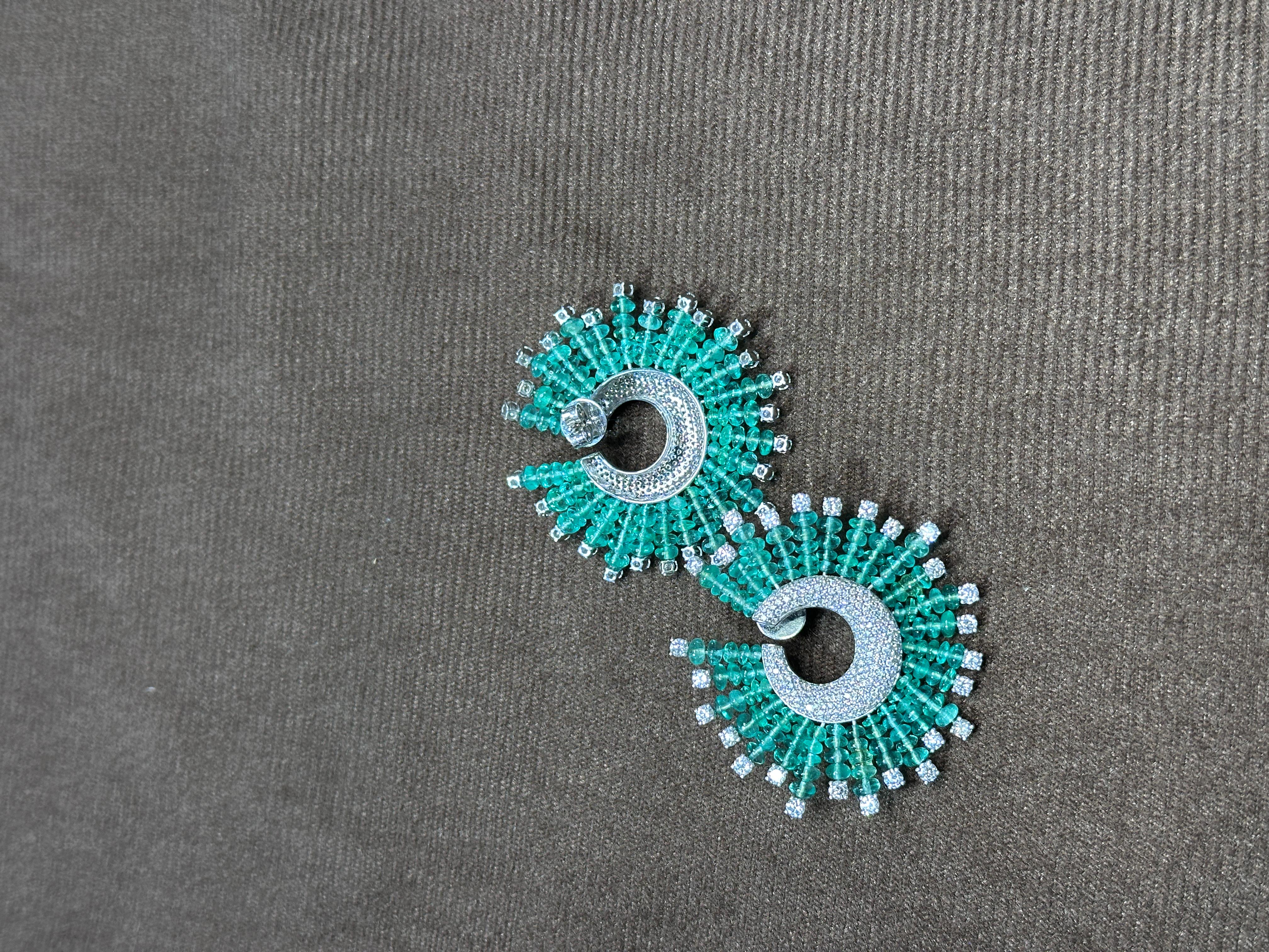 Set in 18K Gold, natural Zambian Emerald Beads & Diamonds Stud Hoop Earrings In New Condition For Sale In Hong Kong, HK