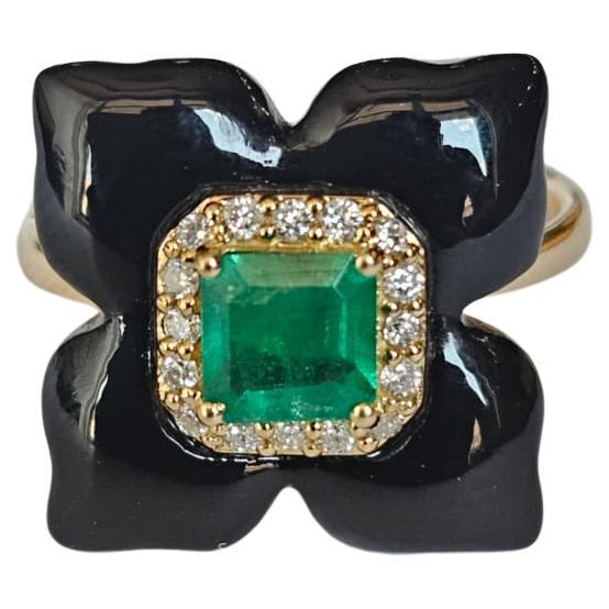 Set in 18K Gold, natural Zambian Emerald, Black Onyx & Diamonds Cocktail Ring For Sale