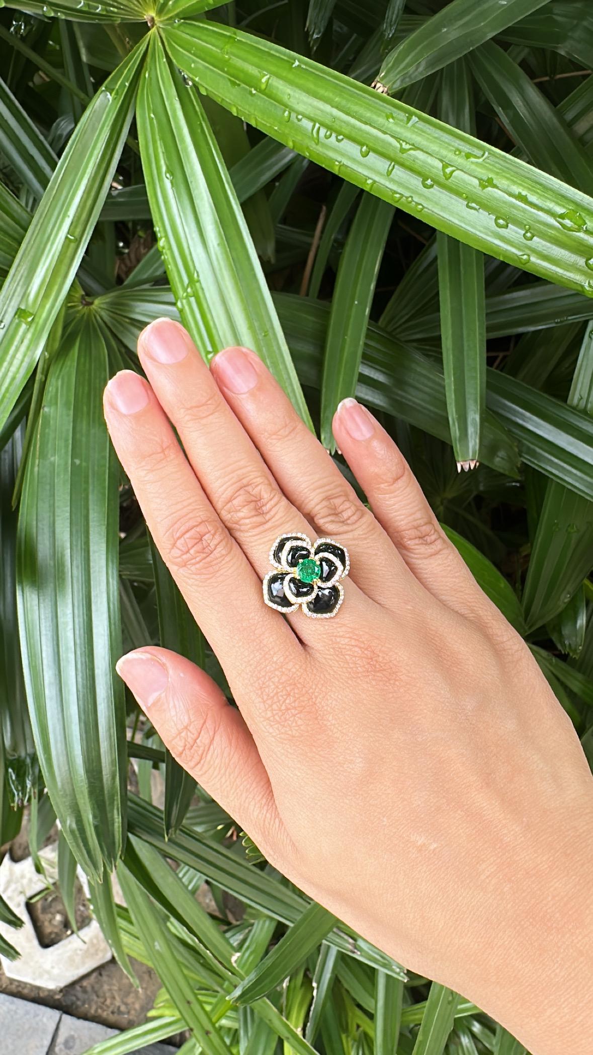 Verlobungsring mit natürlichem sambischem Smaragd, schwarzem Onyx und Diamanten, gefasst in 18 Karat Gold im Angebot 2