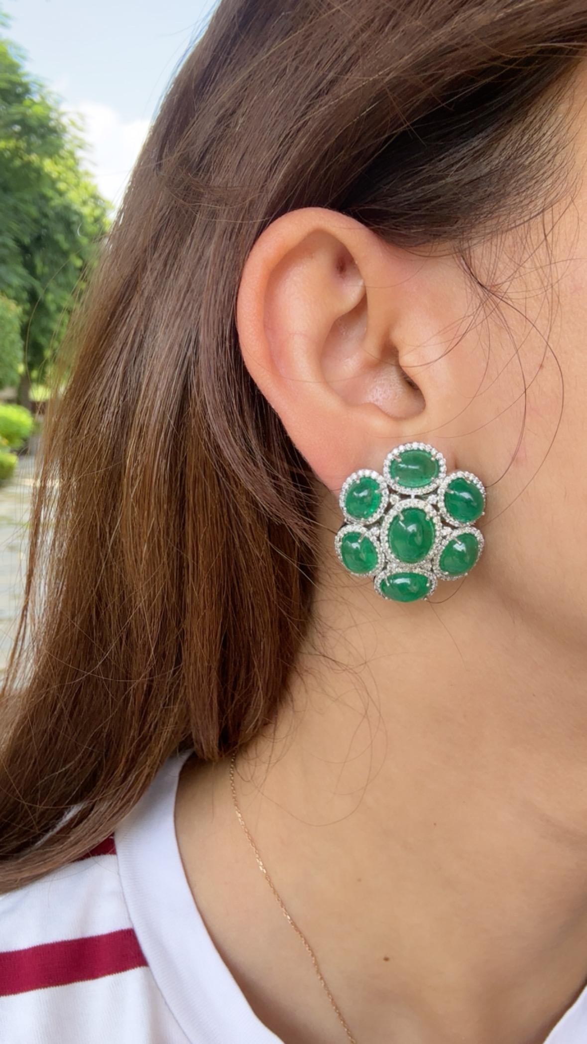 Set in 18K Gold, natural Zambian Emerald Cabochons & Diamonds Stud Earrings en vente 6