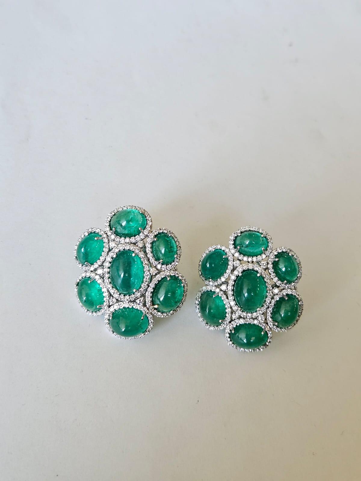 Set in 18K Gold, natural Zambian Emerald Cabochons & Diamonds Stud Earrings Neuf - En vente à Hong Kong, HK