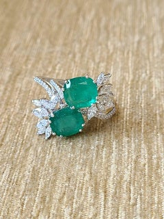 Set in 18K Gold, Natural Zambian Emerald & Diamonds Wedding/ Cocktail Ring