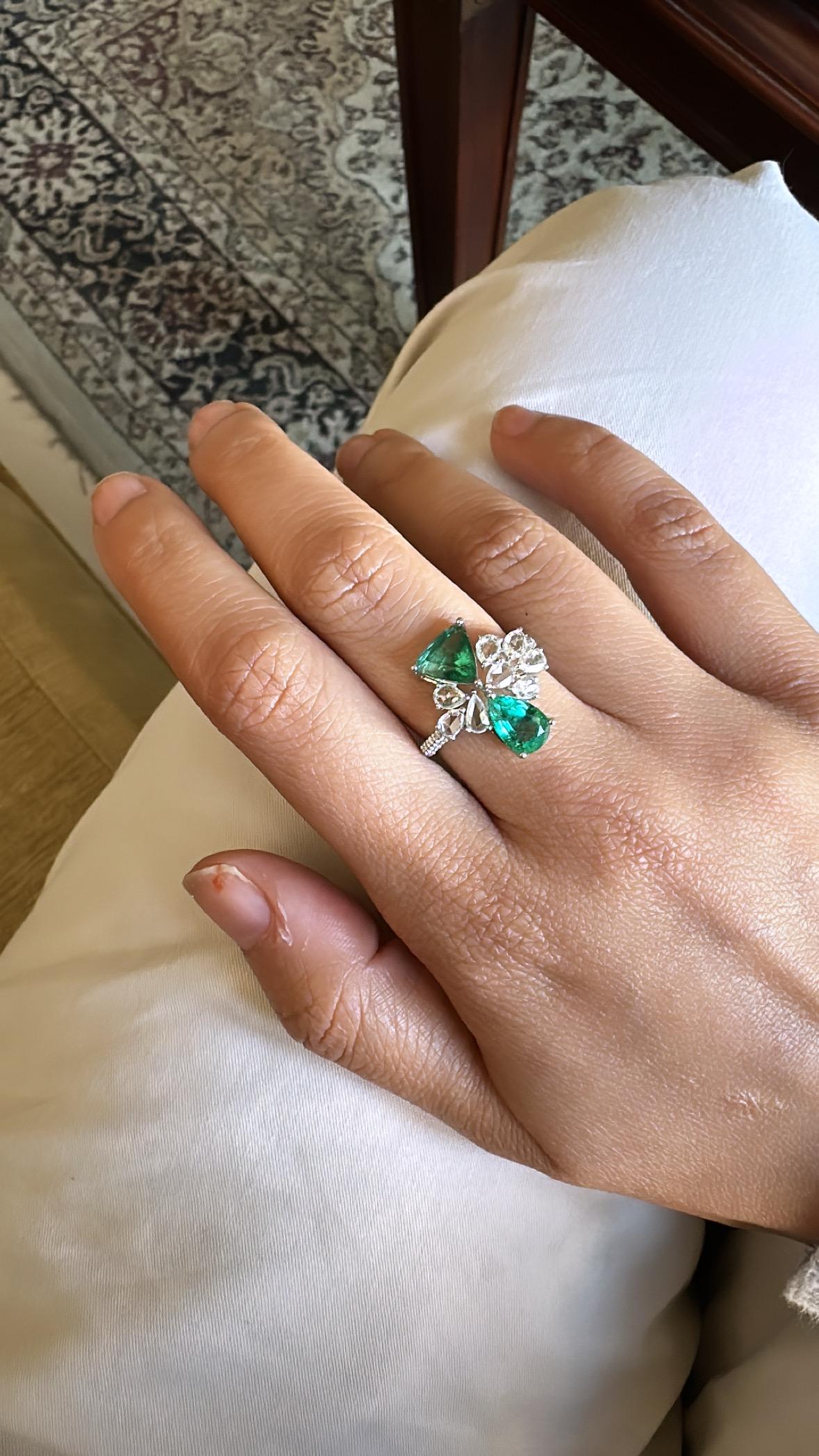 Set in 18K Gold, natural Zambian Emerald & Rose Cut Diamonds Engagement Ring In New Condition For Sale In Hong Kong, HK