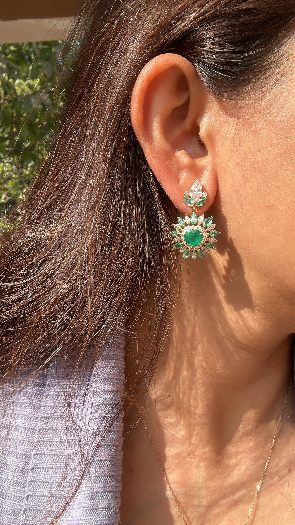 Set in 18K Gold, natürlicher sambischer Smaragd & Gelb  Diamanten Ohrringe baumeln im Angebot 5