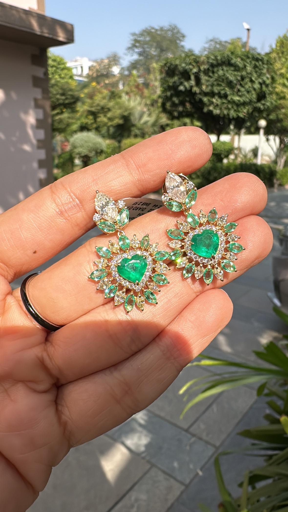 Set in 18K Gold, natürlicher sambischer Smaragd & Gelb  Diamanten Ohrringe baumeln im Angebot 7