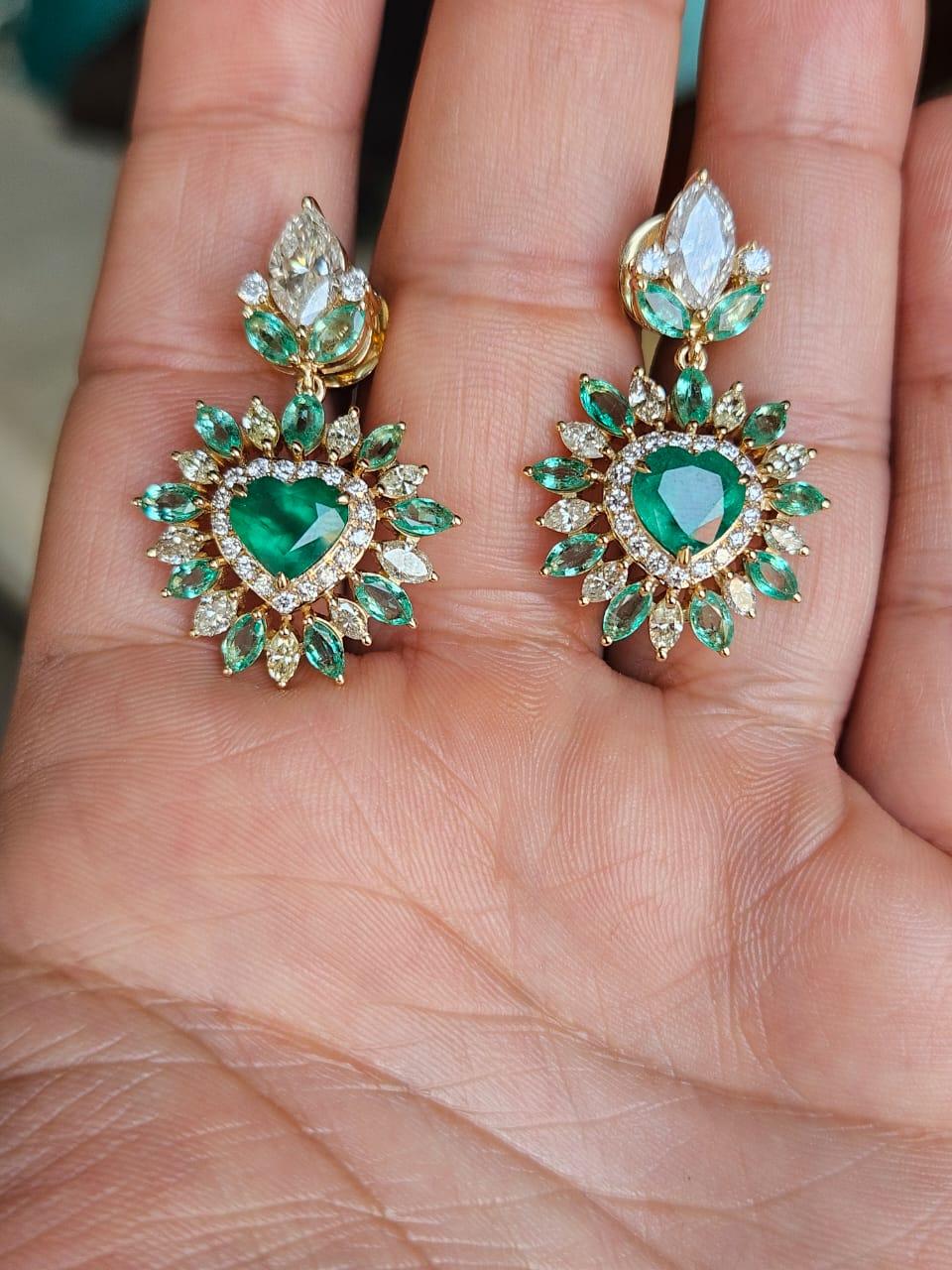 Set in 18K Gold, natürlicher sambischer Smaragd & Gelb  Diamanten Ohrringe baumeln (Marquiseschliff) im Angebot