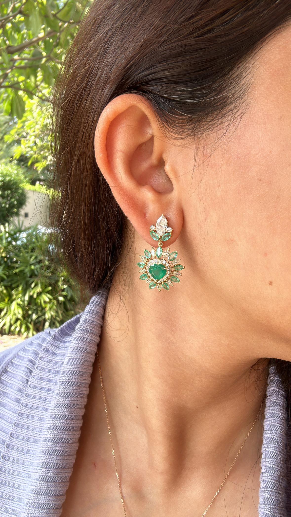 Set in 18K Gold, natürlicher sambischer Smaragd & Gelb  Diamanten Ohrringe baumeln im Angebot 2