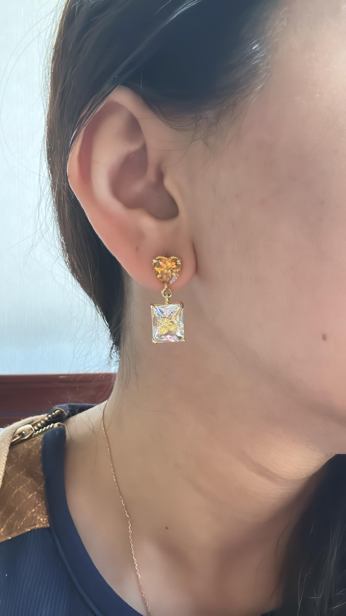 Pendentif et boucles d'oreilles en or 18 carats, cristal de roche, saphir jaune et citrine en vente 3