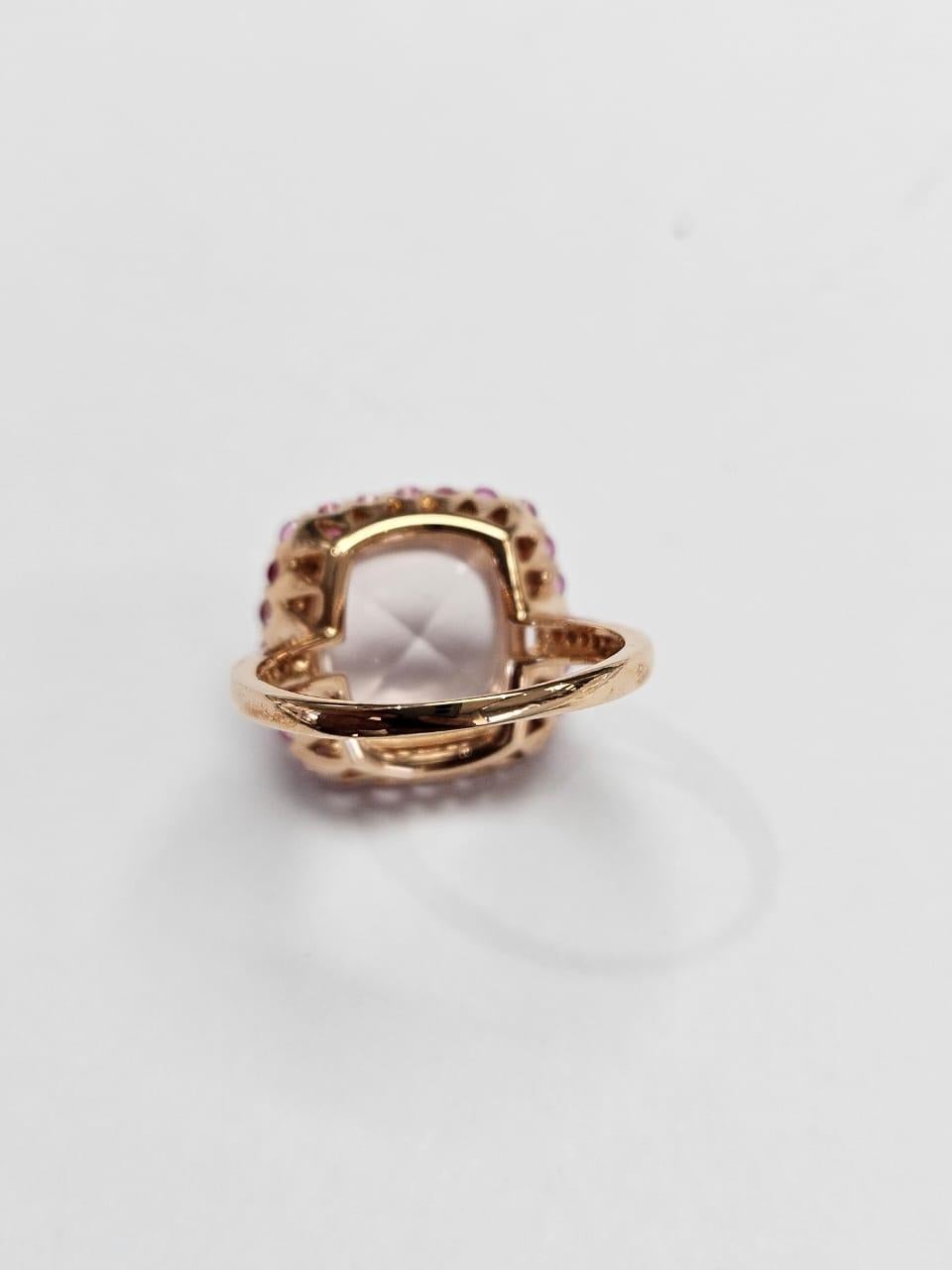 Moderno Anello di fidanzamento in oro 18 carati, quarzo rosa, zaffiri rosa e diamanti in vendita