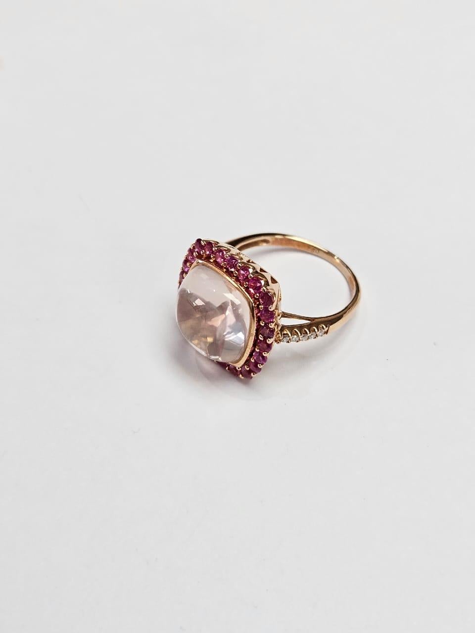 Pan di zucchero Anello di fidanzamento in oro 18 carati, quarzo rosa, zaffiri rosa e diamanti in vendita