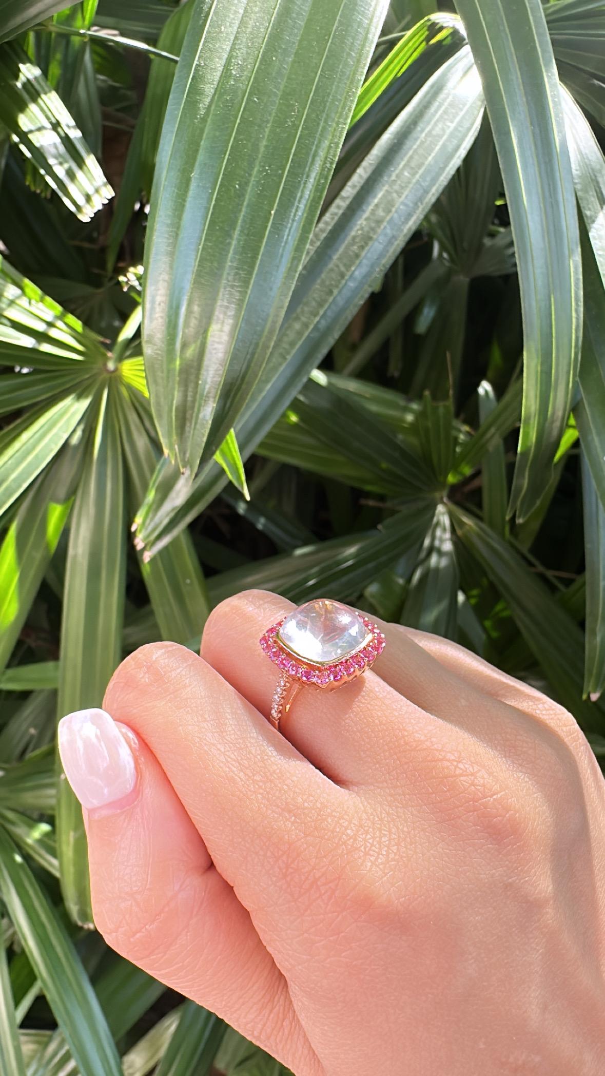 Anello di fidanzamento in oro 18 carati, quarzo rosa, zaffiri rosa e diamanti in vendita 3