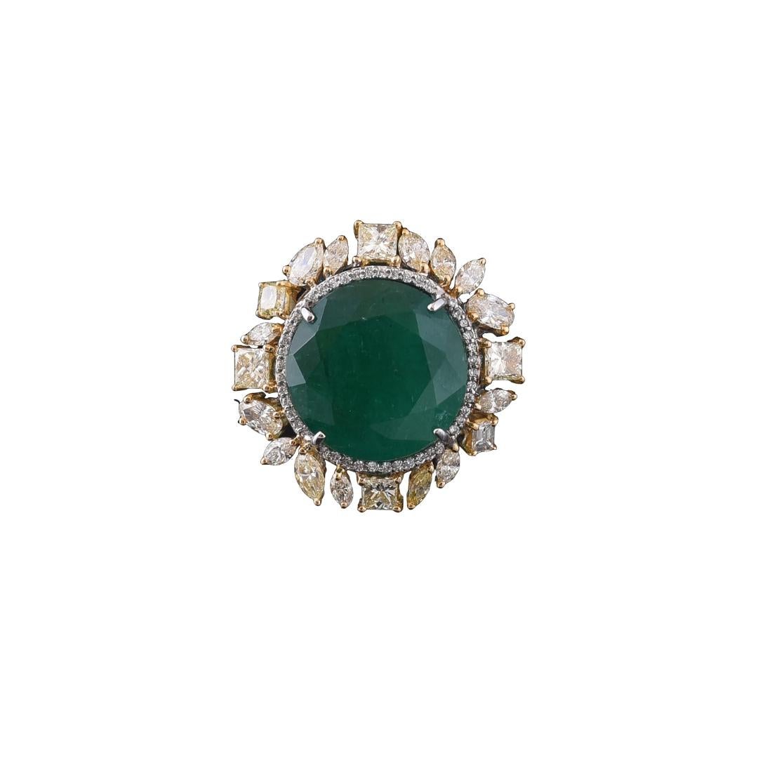 Modern  18k Gold Round Zambian Emerald and Fancy Yellow Diamonds Cocktail Ring