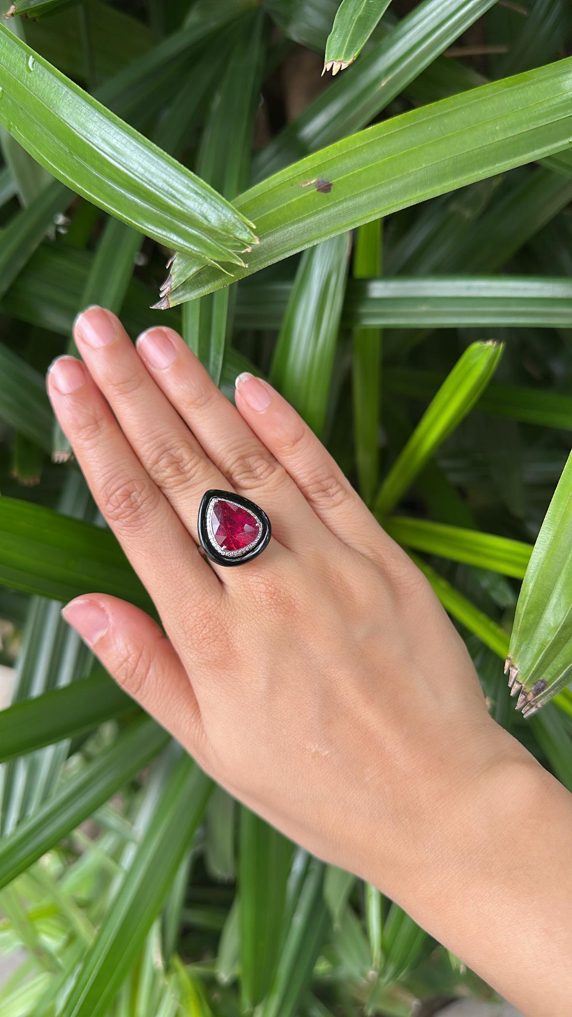 Anello di fidanzamento Art Deco con rubellite, onice nera e diamanti incastonati in oro 18 carati in vendita 5