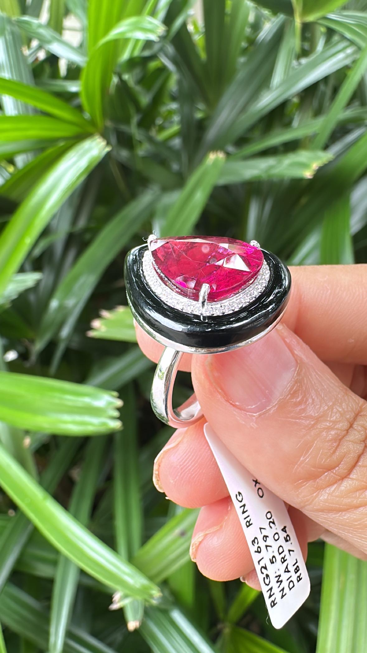 Anello di fidanzamento Art Deco con rubellite, onice nera e diamanti incastonati in oro 18 carati in vendita 1