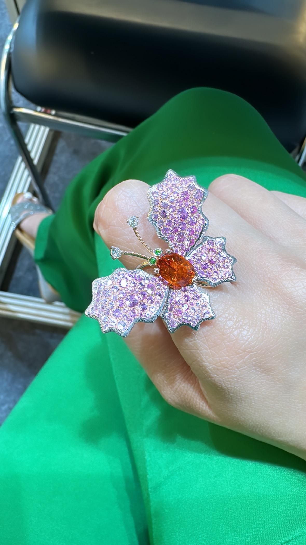 Bague cocktail en or 18 carats, grenat spessartite, saphirs roses et diamants en vente 2