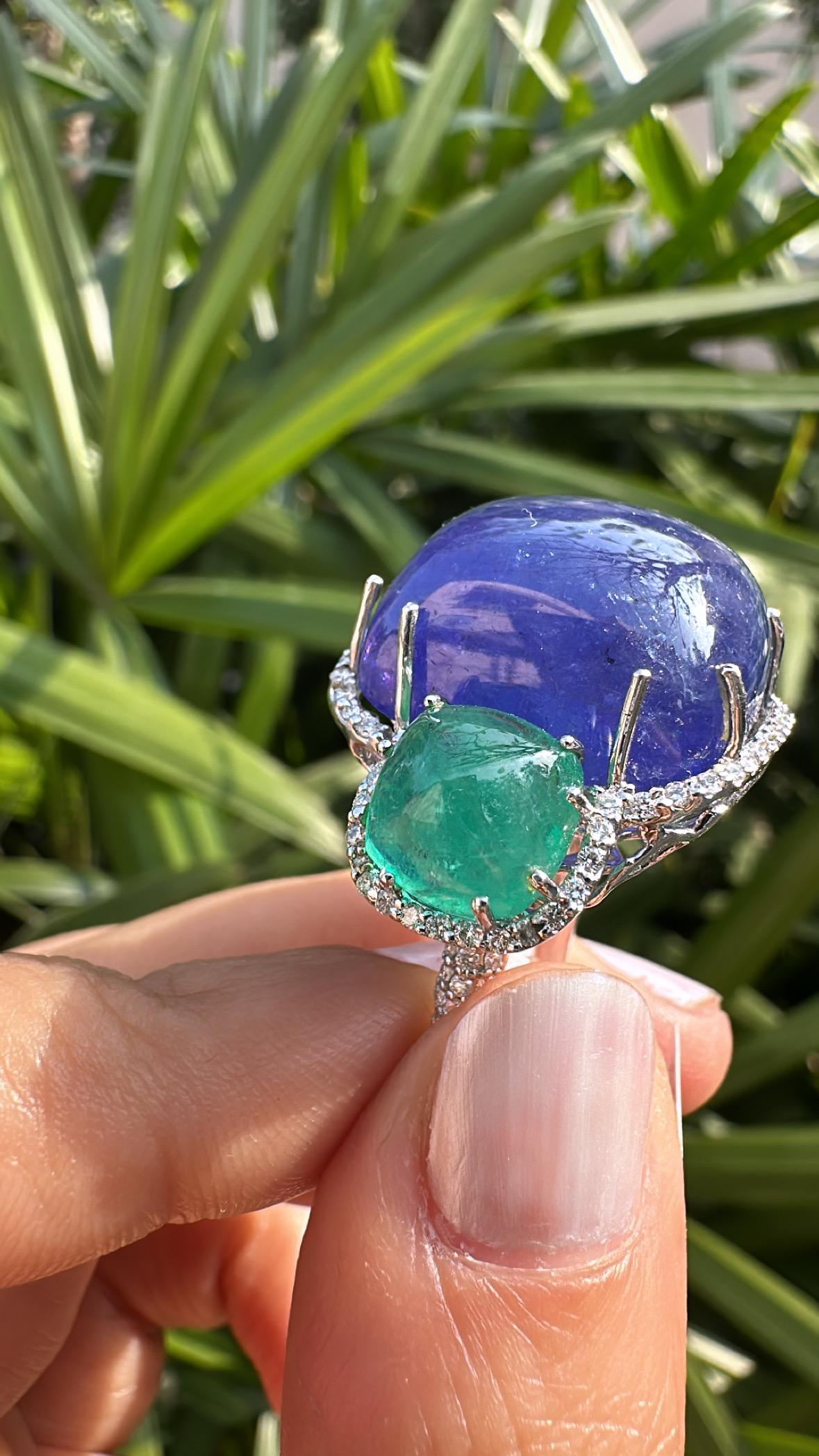 Set in 18K Gold, Tanzanite cabochon, Emerald Sugarloaf & Diamonds Cocktail Ring For Sale 6