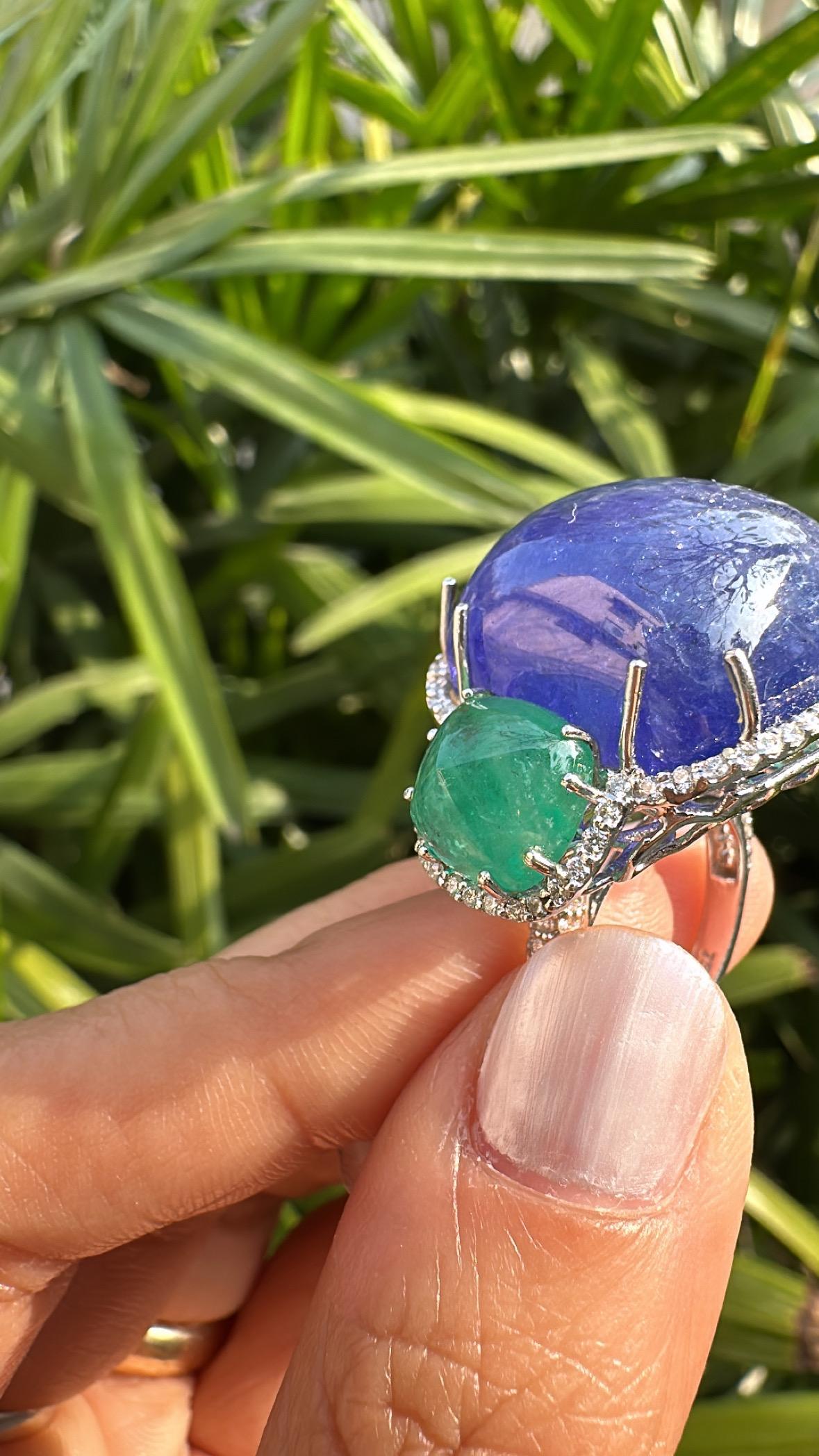 Set in 18K Gold, Tanzanite cabochon, Emerald Sugarloaf & Diamonds Cocktail Ring For Sale 7