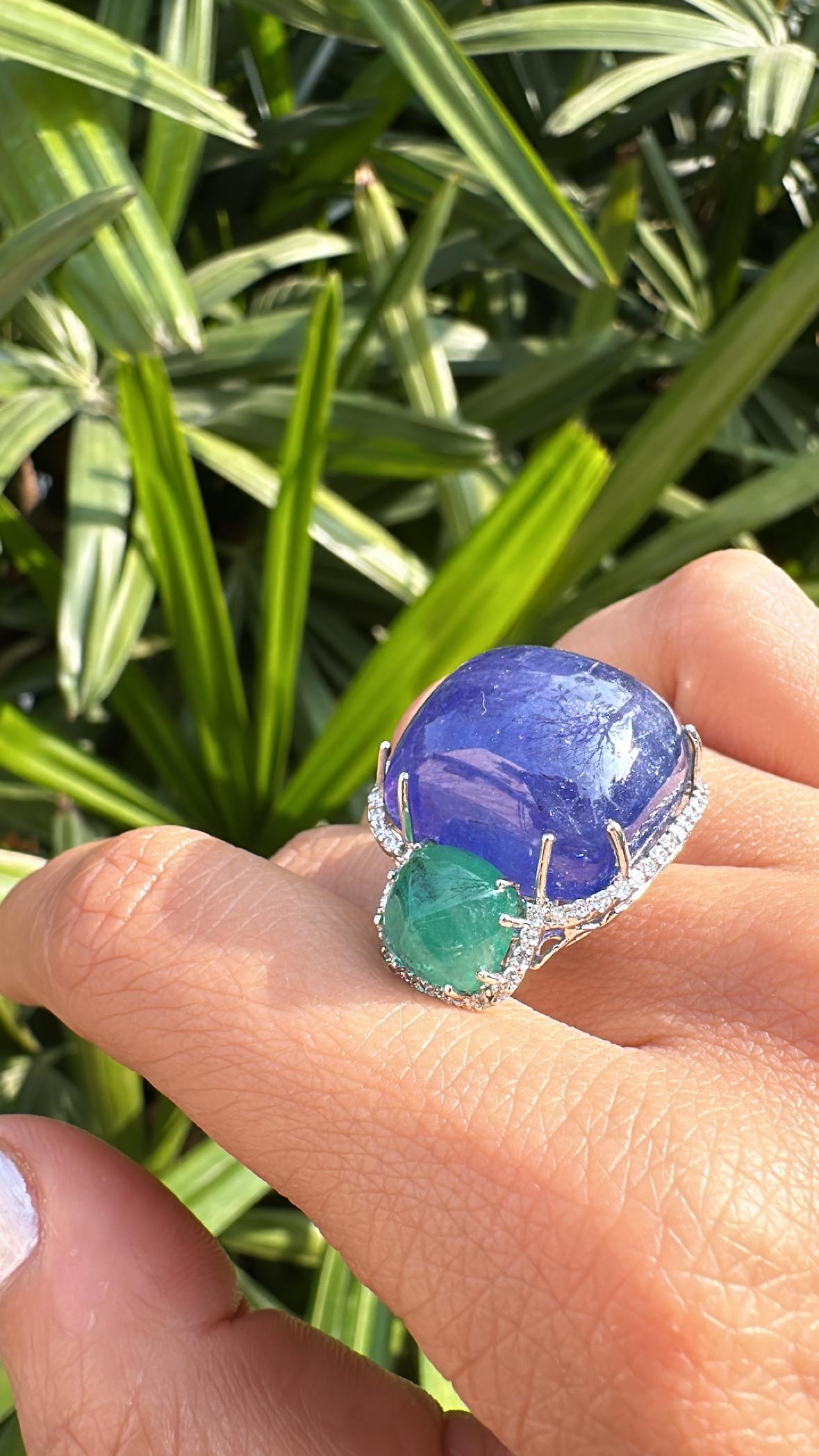 Set in 18K Gold, Tanzanite cabochon, Emerald Sugarloaf & Diamonds Cocktail Ring For Sale 8