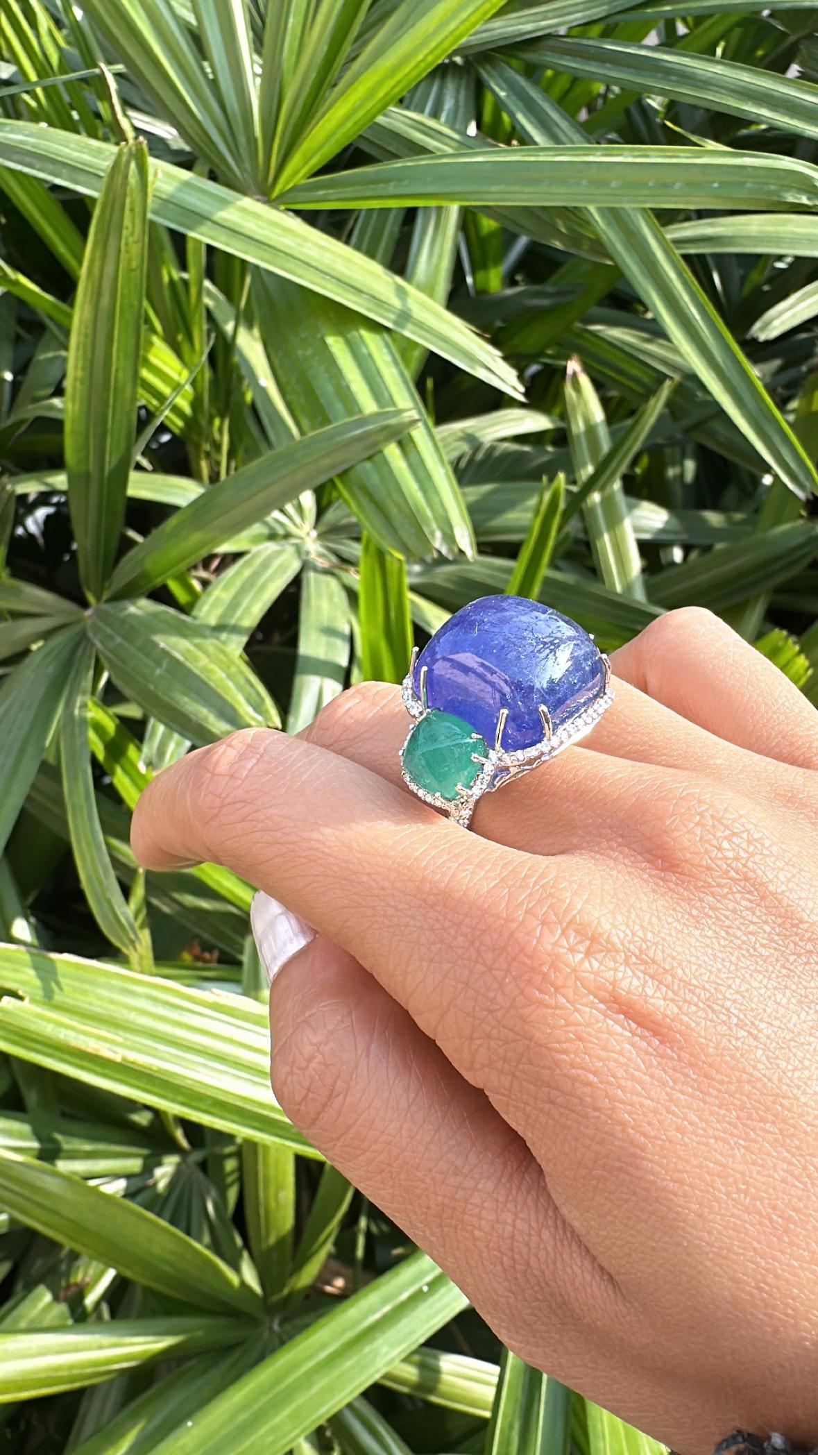 Set in 18K Gold, Tanzanite cabochon, Emerald Sugarloaf & Diamonds Cocktail Ring For Sale 10