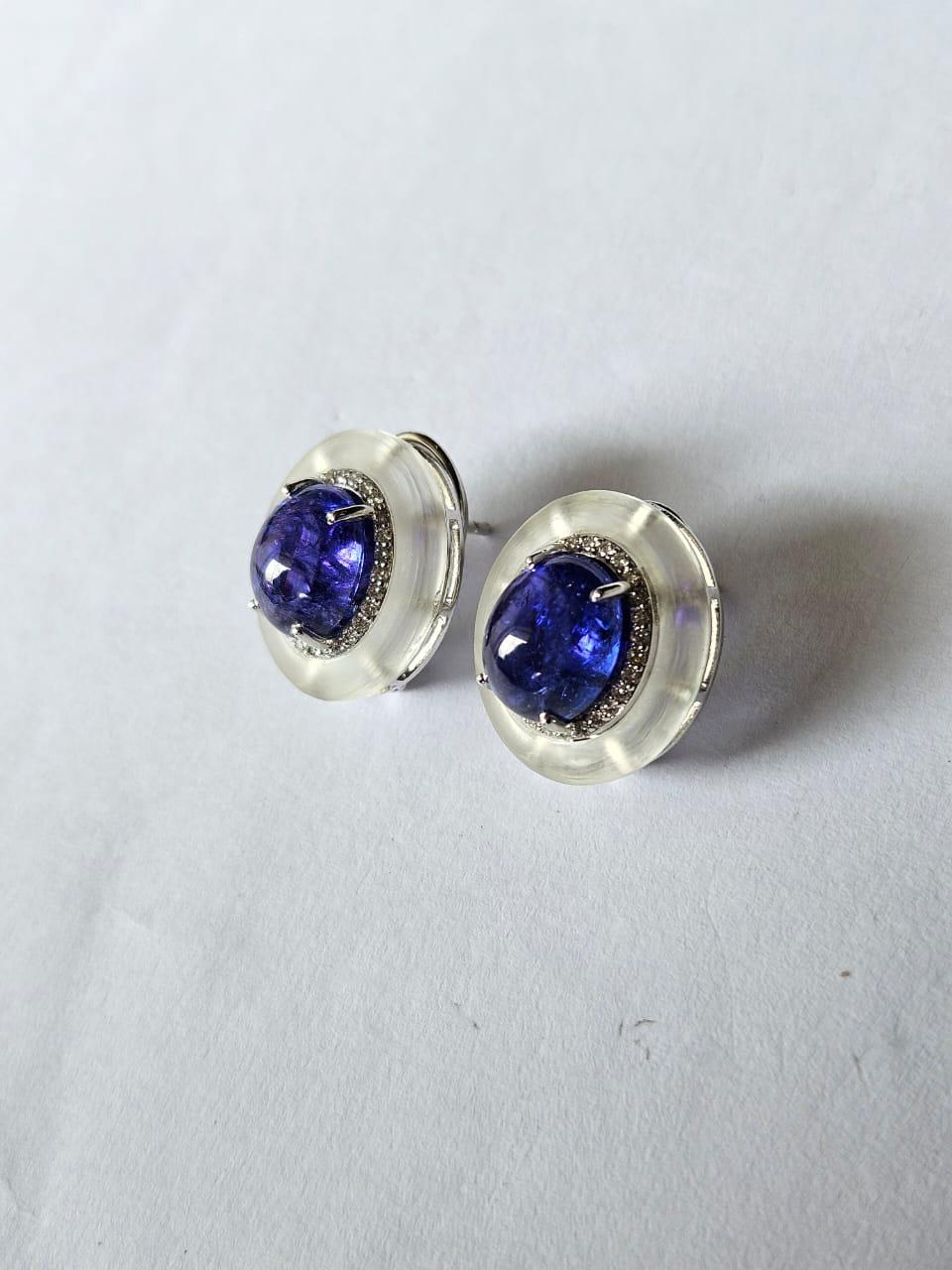 Set in 18K Gold, Tanzanite Cabochon, Rock Crystal & Diamonds Stud Earrings In New Condition For Sale In Hong Kong, HK