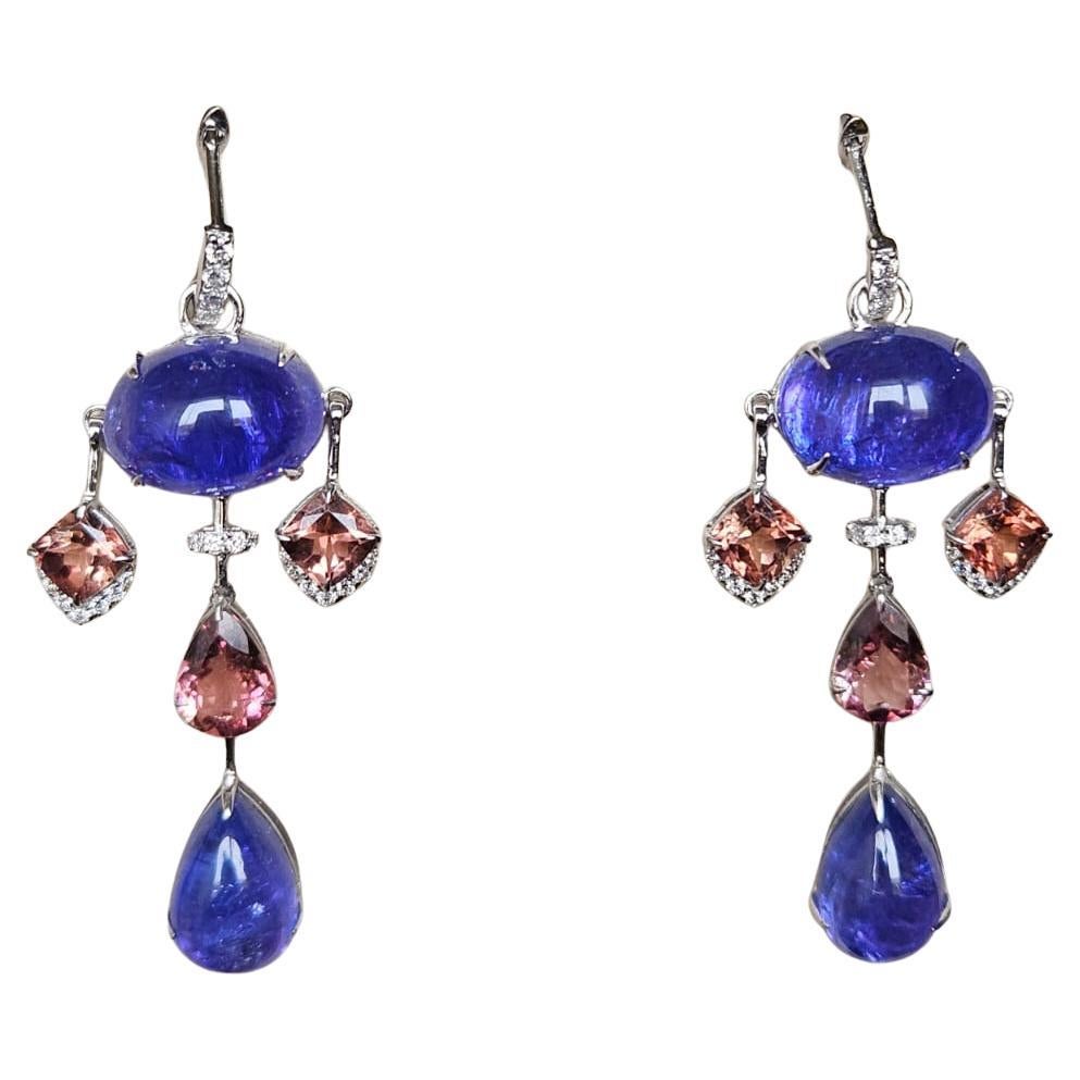 Set aus 18 Karat Gold, Tansanit-Cabochons, Turmalin und Diamanten Ohrringe mit Anhänger im Angebot