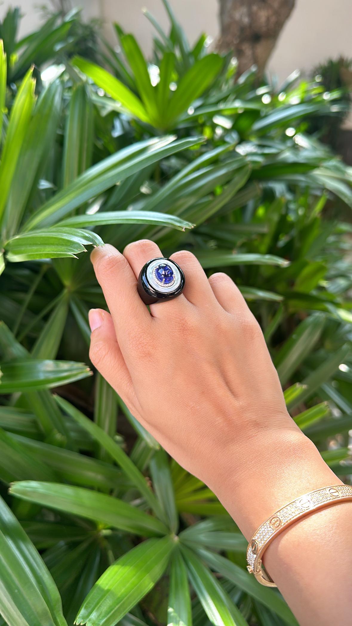 Set in 18K Gold, Tanzanite, Mother of Pearl, Black Onyx & Diamonds Cocktail Ring For Sale 1