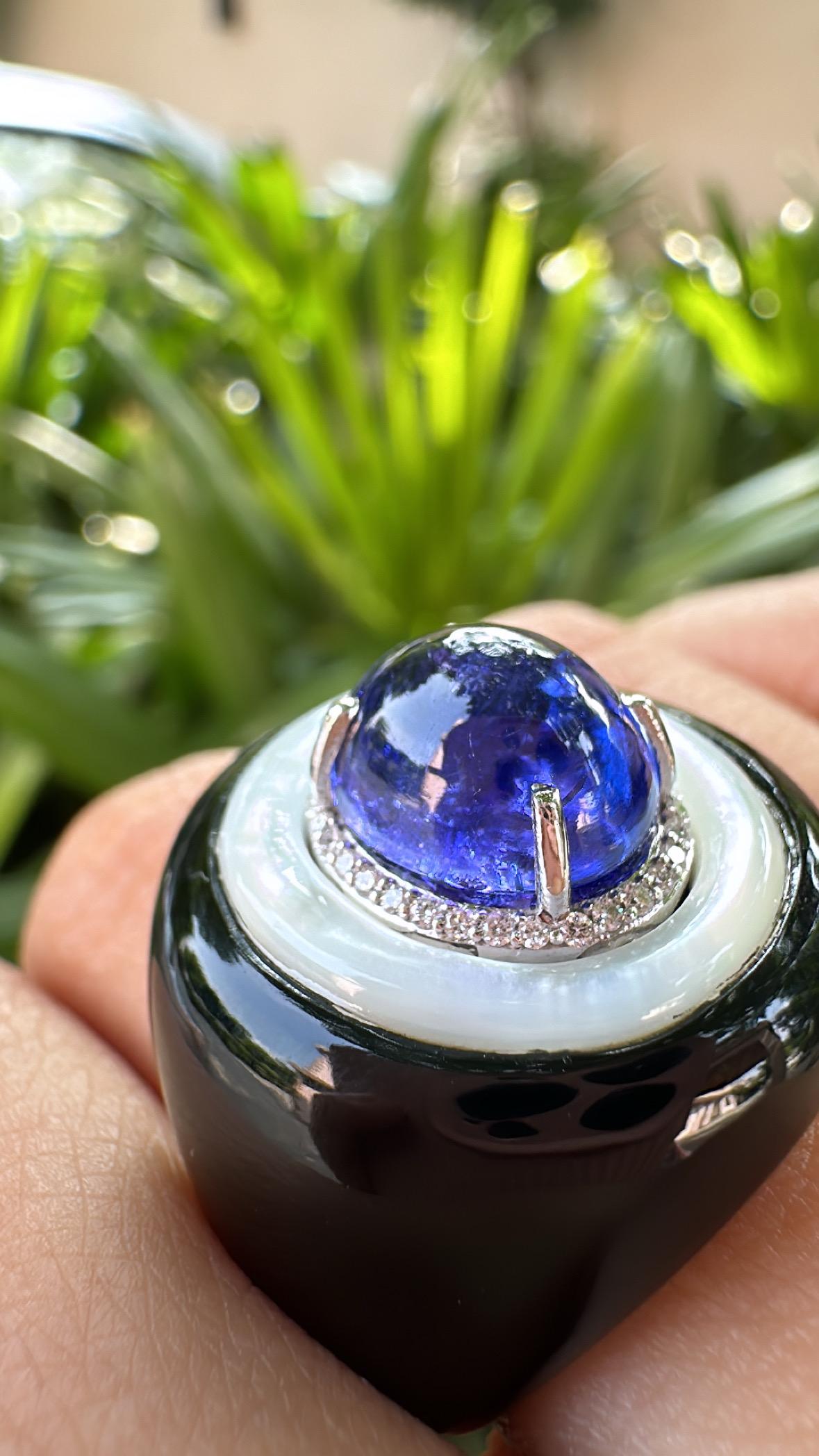 Set in 18K Gold, Tanzanite, Mother of Pearl, Black Onyx & Diamonds Cocktail Ring For Sale 3