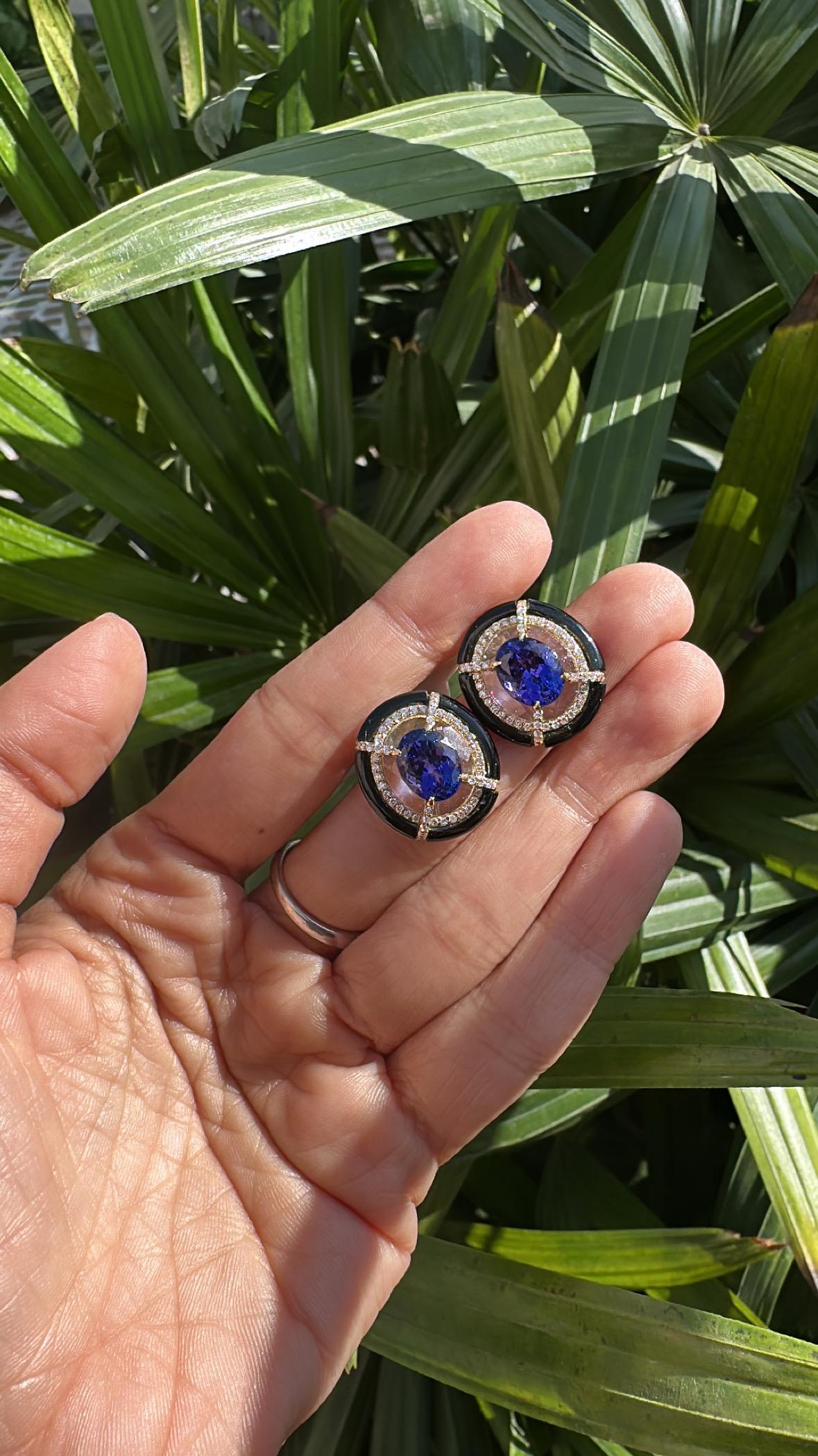 Orecchini con montatura in oro 18 carati, tanzanite, cristallo di rocca, onice nera e diamanti in vendita 5