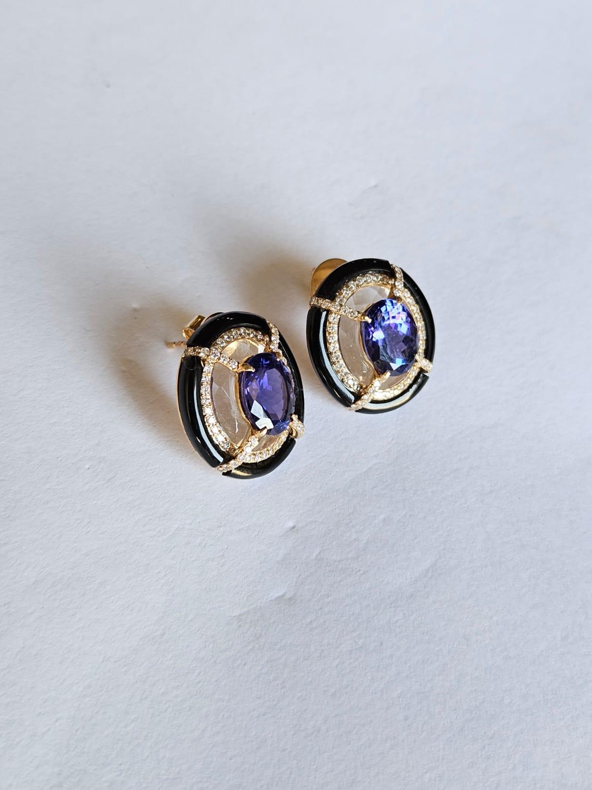 Taglio ovale Orecchini con montatura in oro 18 carati, tanzanite, cristallo di rocca, onice nera e diamanti in vendita