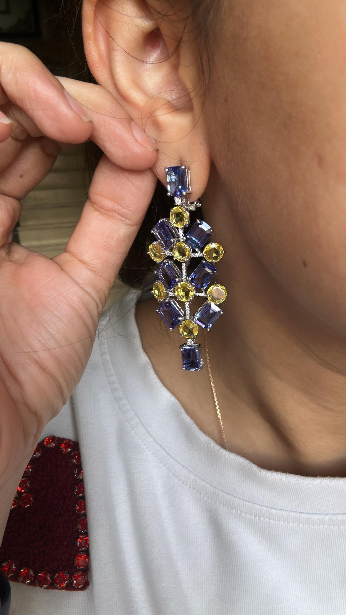 Boucles d'oreilles chandelier en or 18 carats, Tanzanites, saphirs jaunes et diamants en vente 6