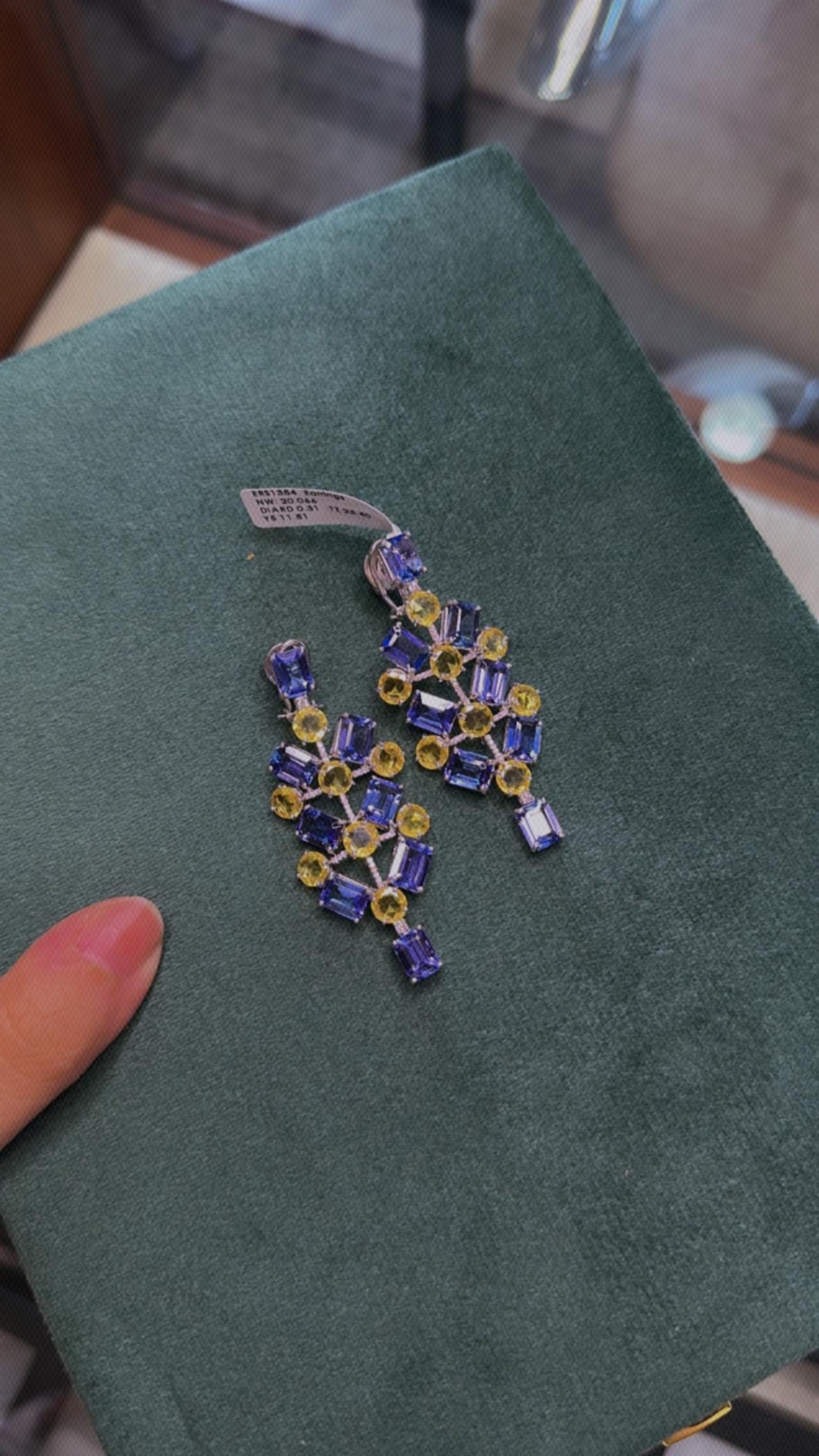 Boucles d'oreilles chandelier en or 18 carats, Tanzanites, saphirs jaunes et diamants en vente 1