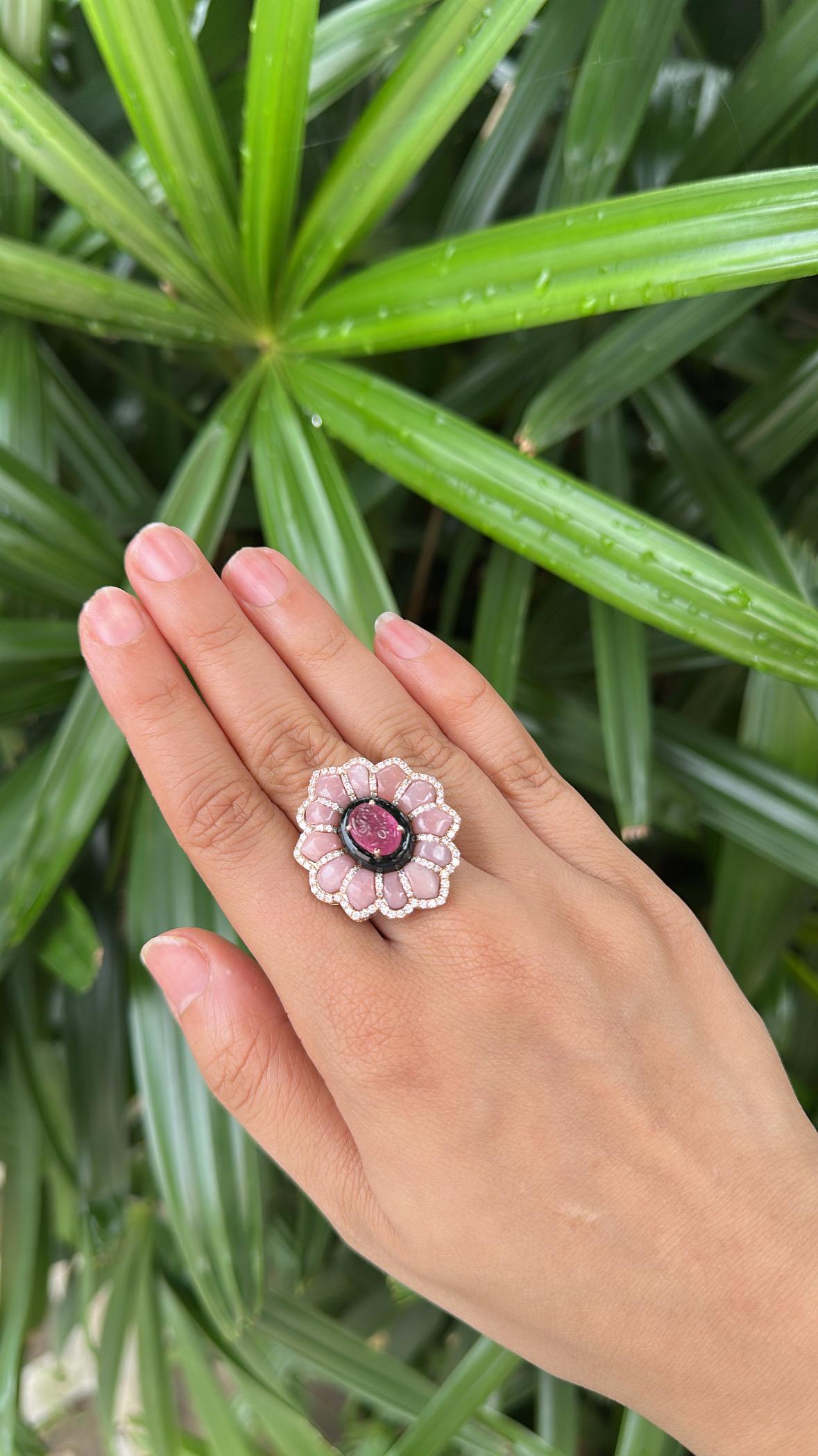 Anello da cocktail con tormalina, onice nera, opali rosa e diamanti incastonati in oro 18 carati in vendita 5