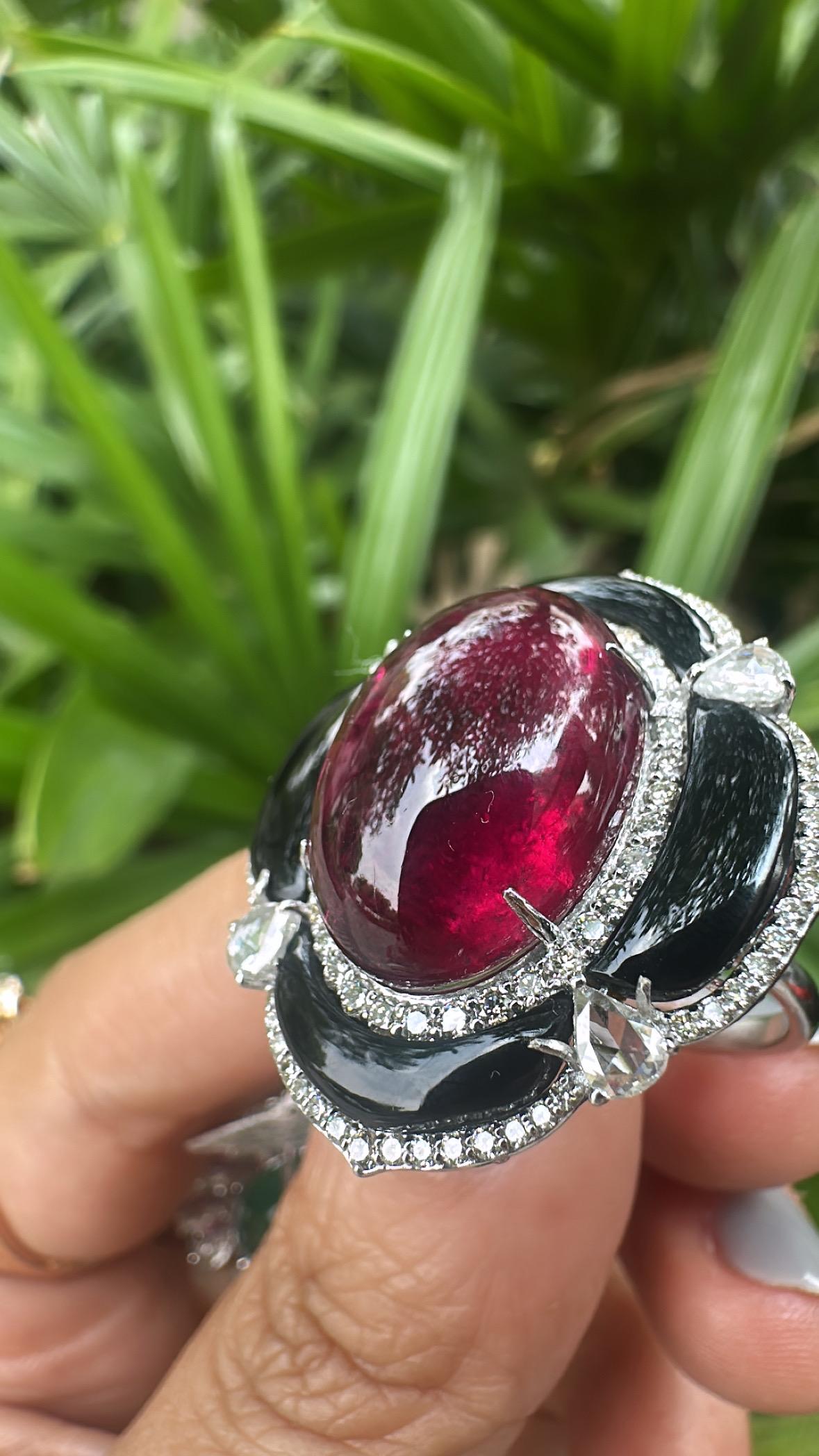 Anillo de cóctel engastado en oro de 18 quilates, cabujón de turmalina, ónice negro y diamantes en venta 4