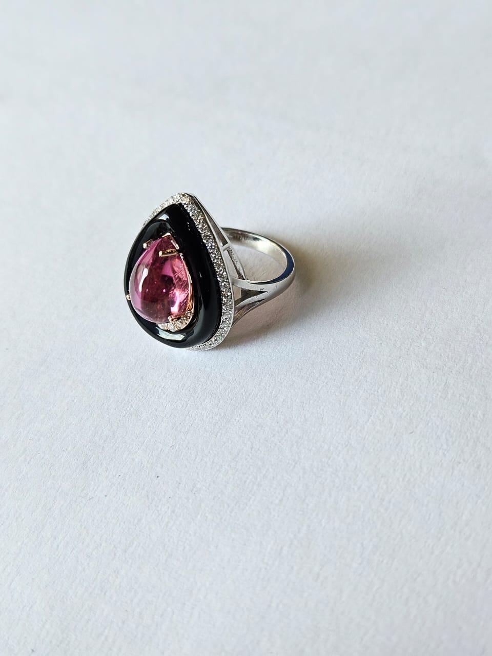Verlobungsring aus 18 Karat Gold, Turmalin-Cabochon, schwarzem Onyx und Diamanten im Zustand „Neu“ im Angebot in Hong Kong, HK