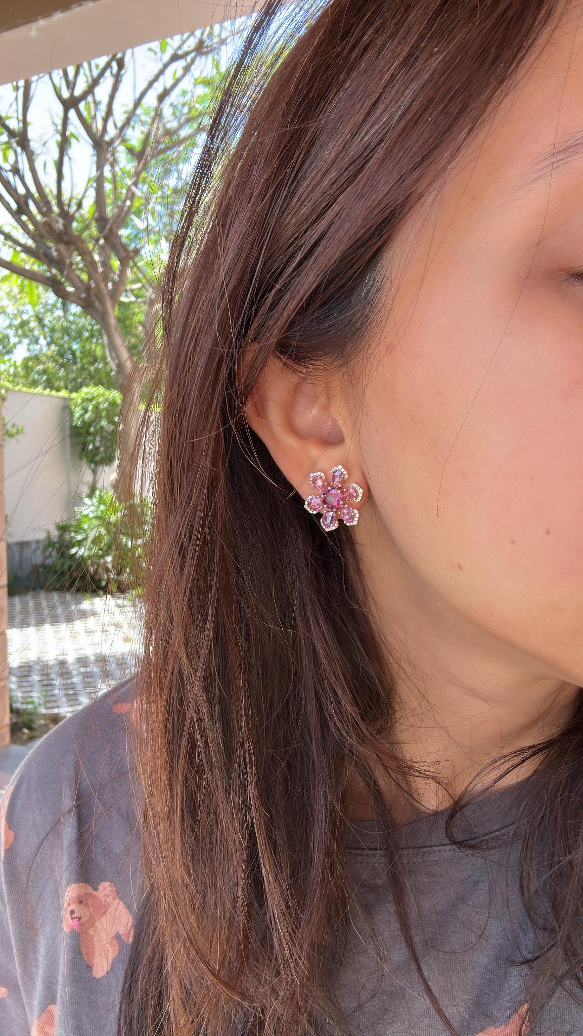 Orecchini con tormaline, zaffiri rosa di Ceylon e diamanti incastonati in oro 18 carati in vendita 5