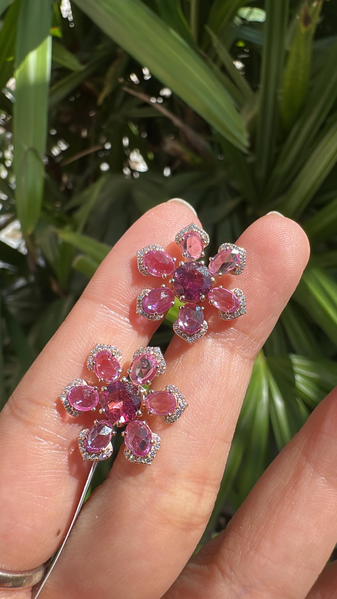 Orecchini con tormaline, zaffiri rosa di Ceylon e diamanti incastonati in oro 18 carati in vendita 2