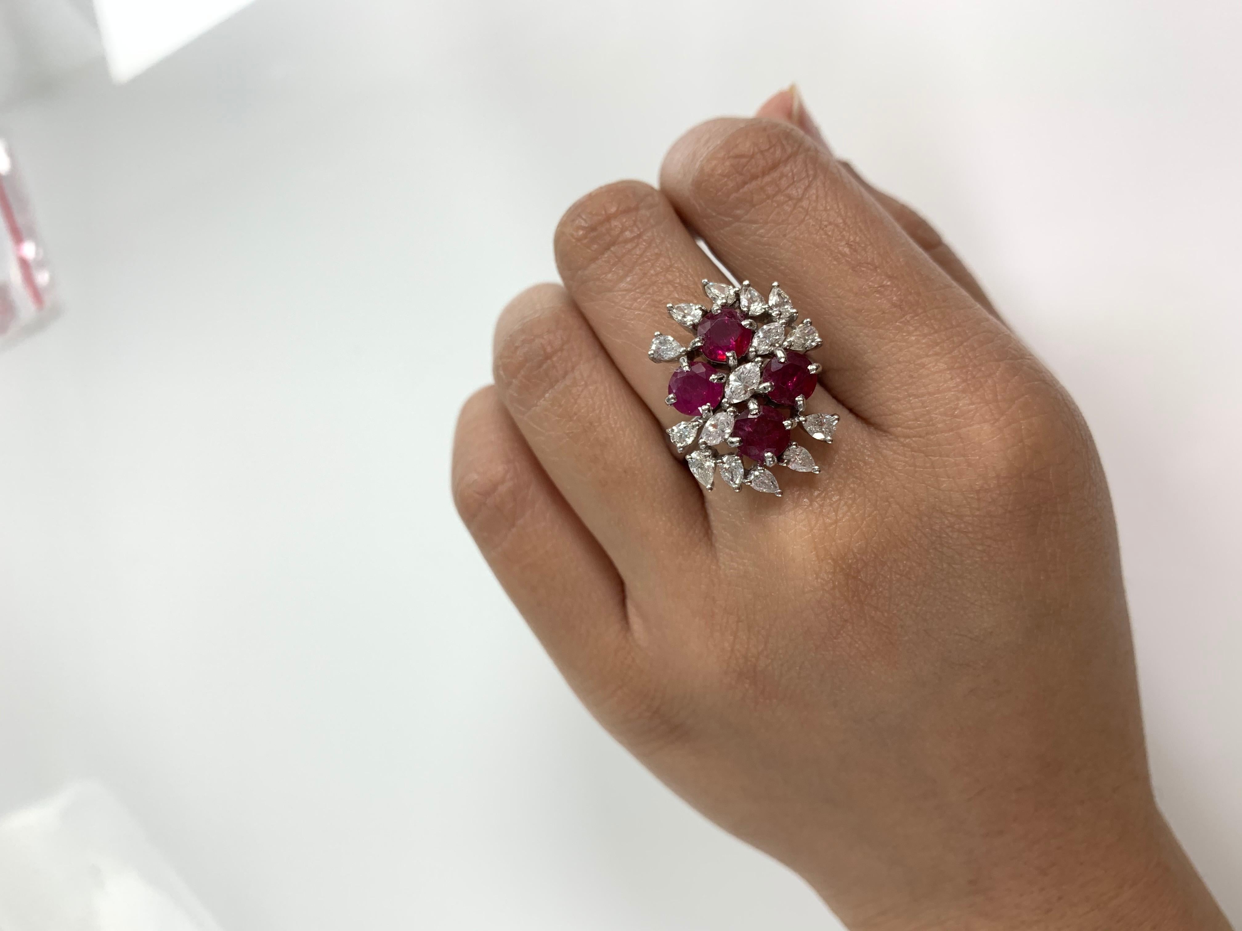 18 Karat Gold Un-heat Ruby Ring from Mozambique Set with Diamonds For Sale 2
