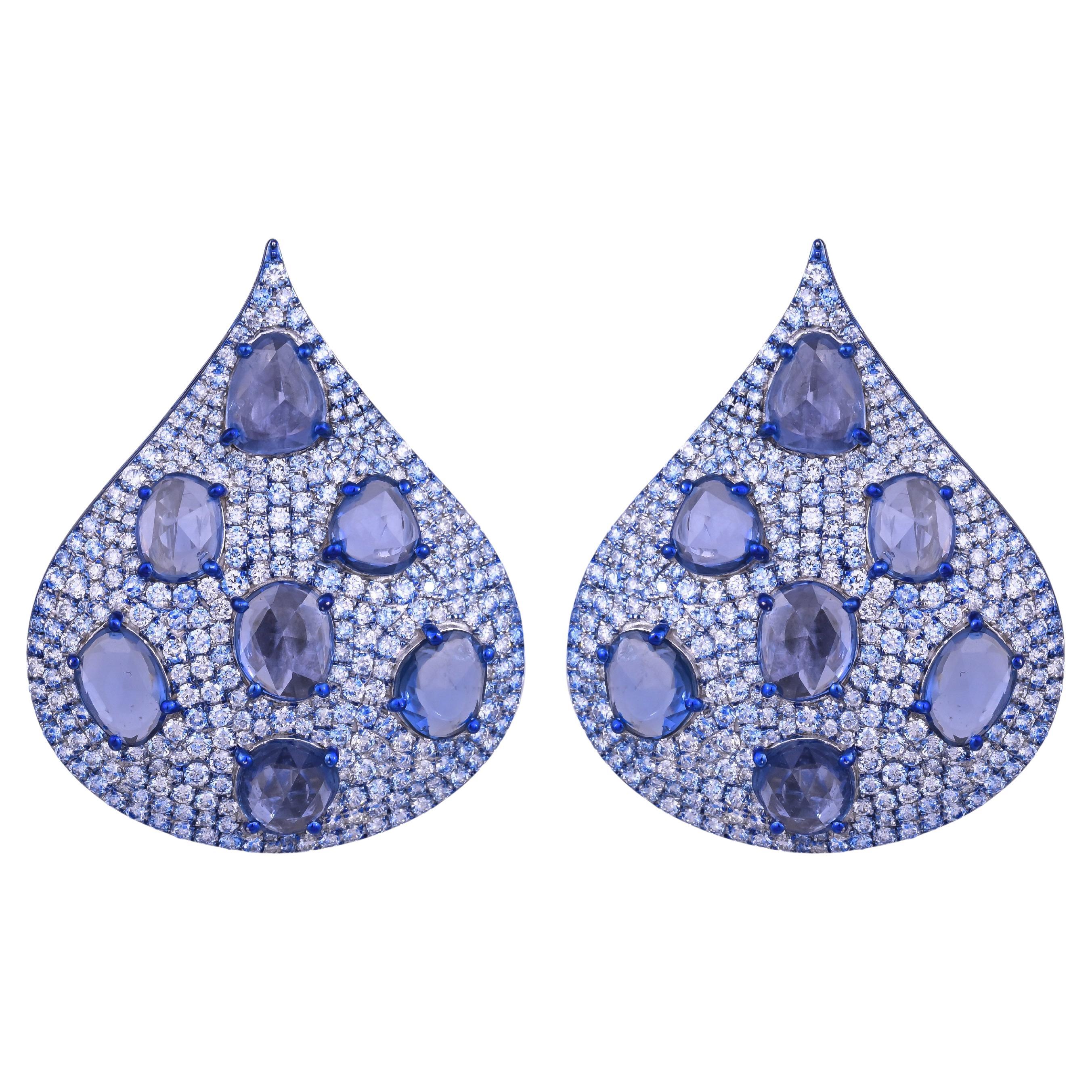 Orecchino con zaffiri blu di Ceylon e diamanti, incastonato in oro 18 carati con rodio blu