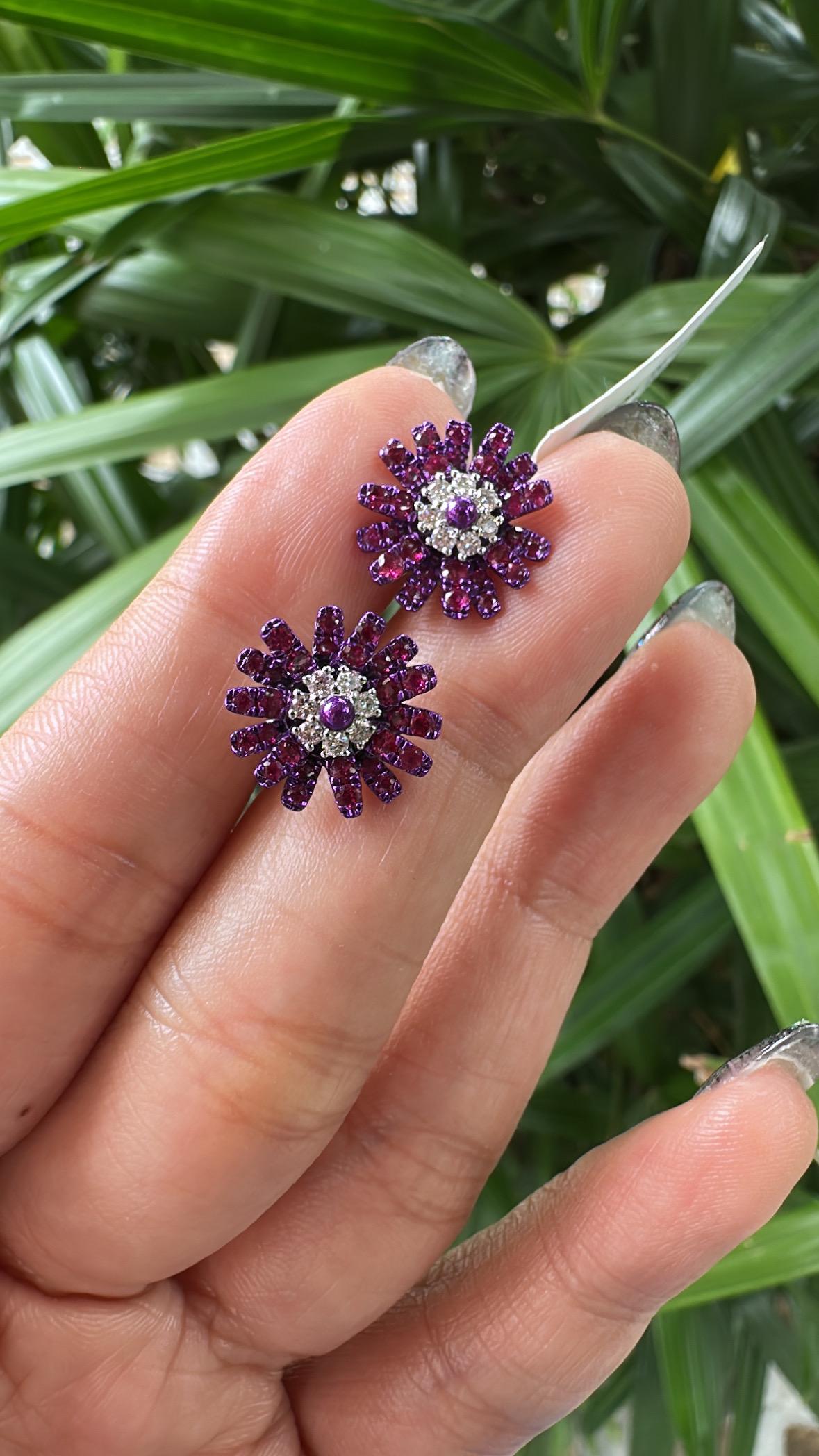 Ohrstecker mit Mosambik-Rubin und Diamanten, gefasst in 18 Karat Gold mit violettem Rhodium für Damen oder Herren im Angebot