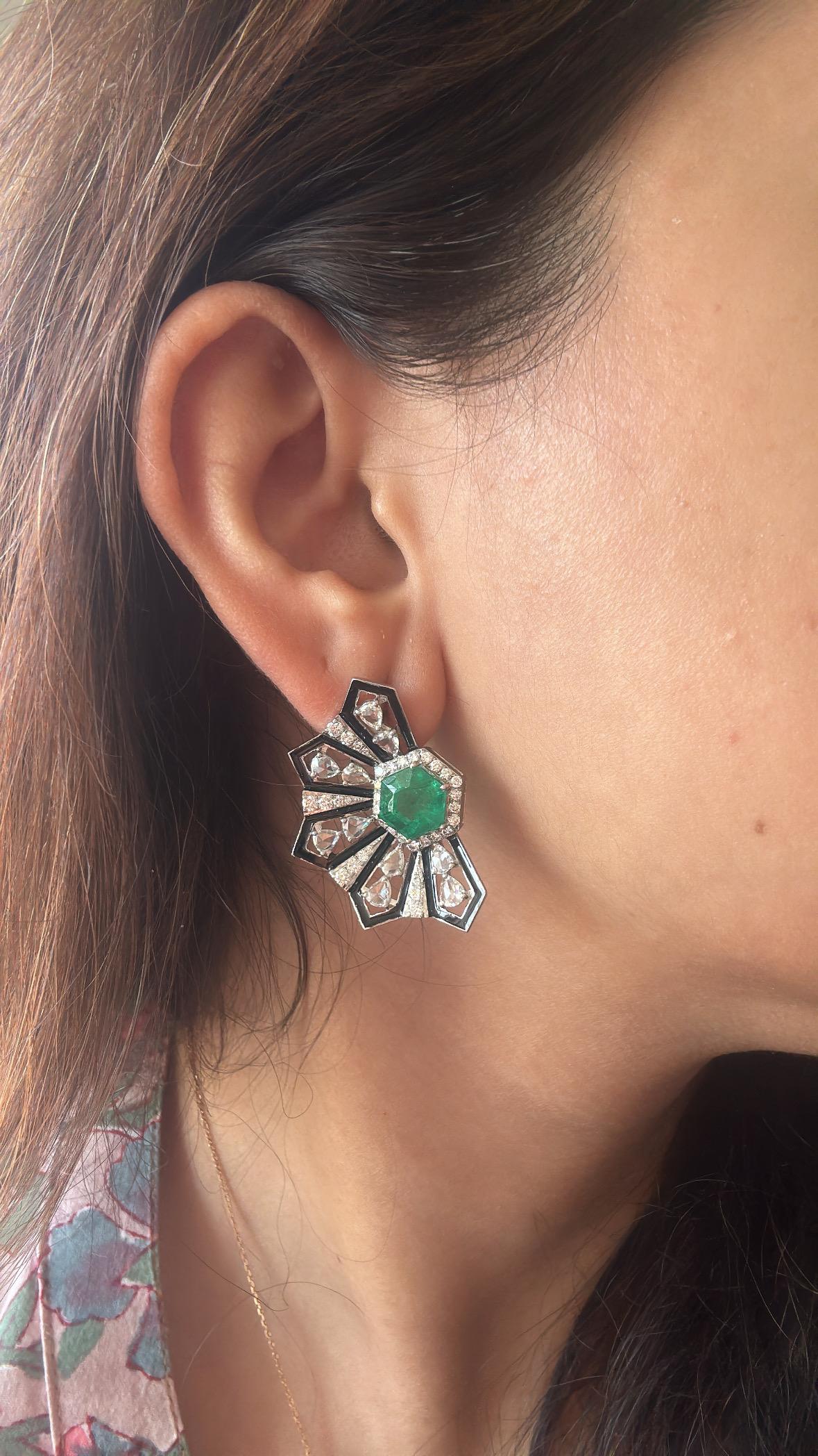 Set in 18K Gold, Zambian Emerald, Black Enamel & Rose Cut Diamonds Stud Earrings For Sale 6