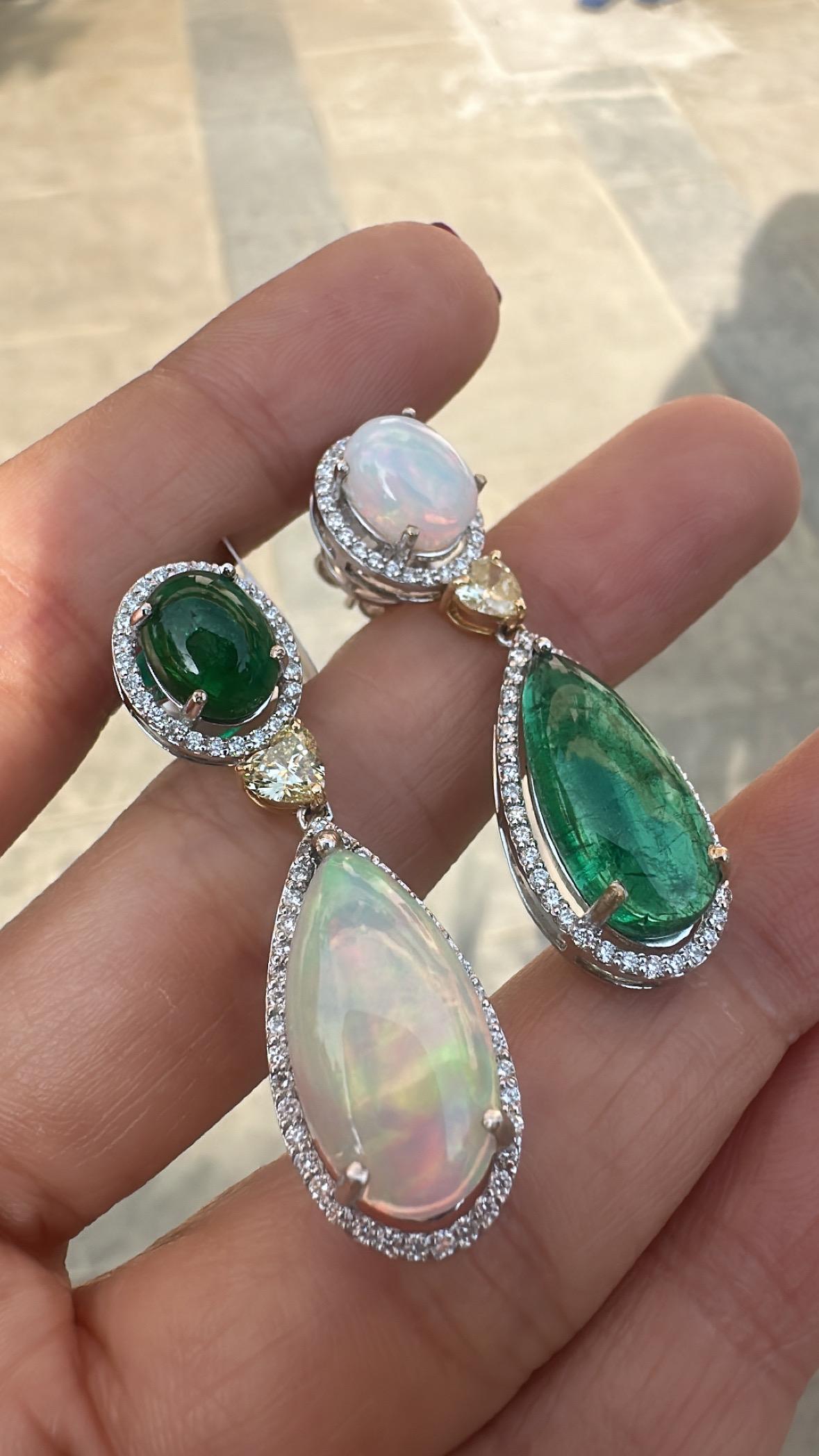 18 Karat Gold, sambischer Smaragd-Cabochon, äthiopischer Opal und Diamant-Tropfen-Ohrring im Angebot 6