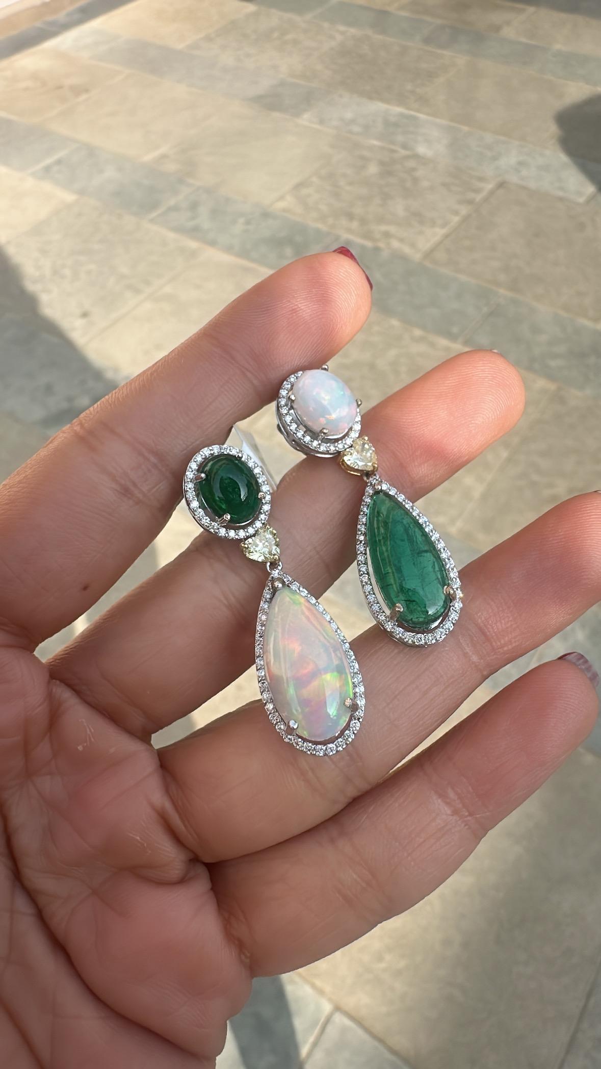 18 Karat Gold, sambischer Smaragd-Cabochon, äthiopischer Opal und Diamant-Tropfen-Ohrring im Angebot 8