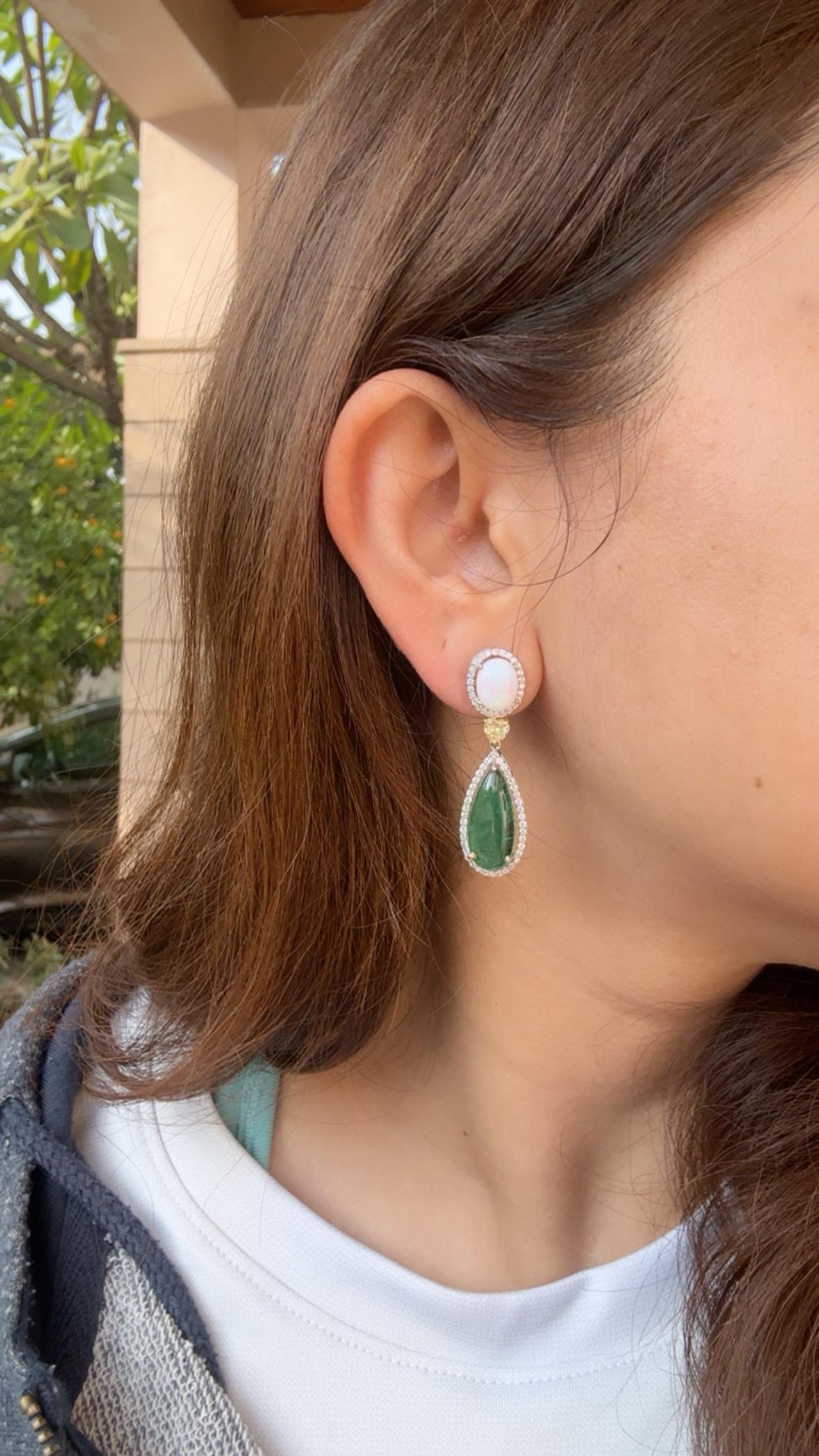 18 Karat Gold, sambischer Smaragd-Cabochon, äthiopischer Opal und Diamant-Tropfen-Ohrring im Angebot 9