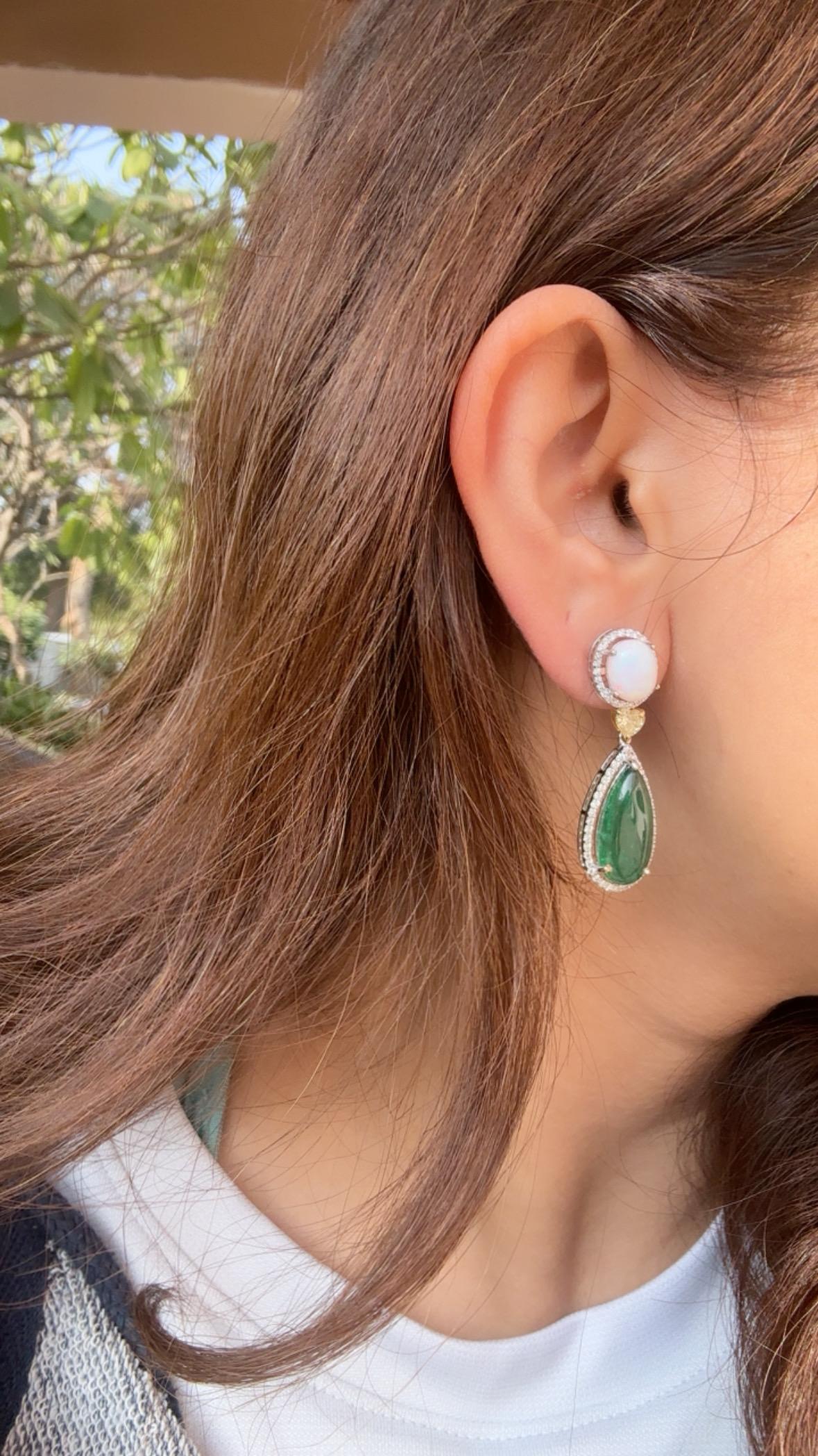 18 Karat Gold, sambischer Smaragd-Cabochon, äthiopischer Opal und Diamant-Tropfen-Ohrring im Angebot 10